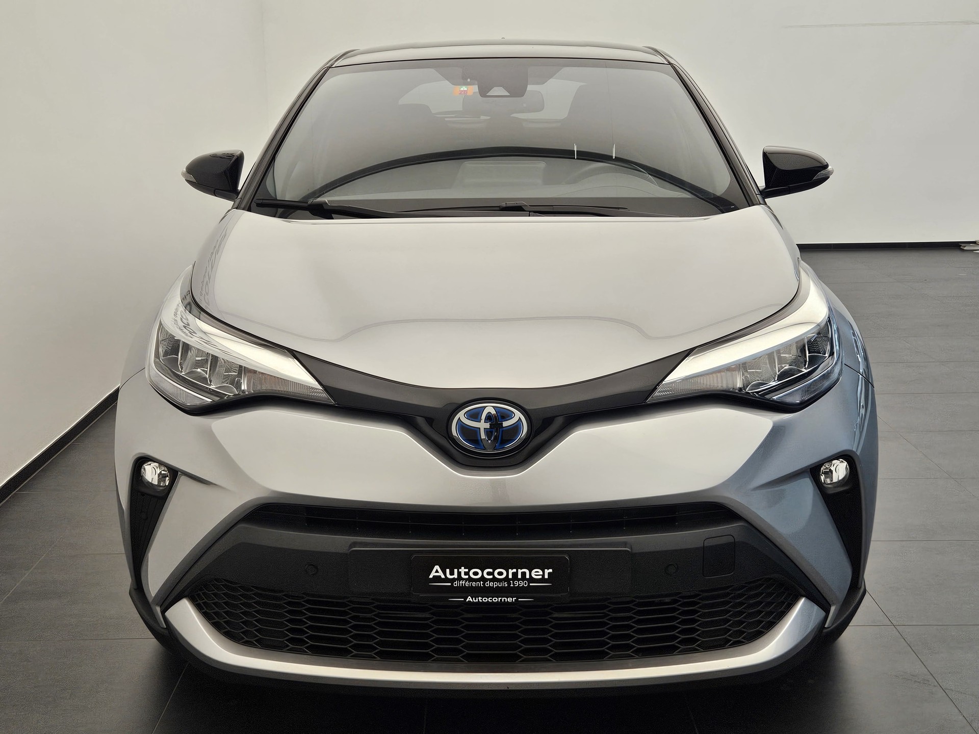 TOYOTA C-HR 1.8 HSD CVT Trend-showroom-element-3