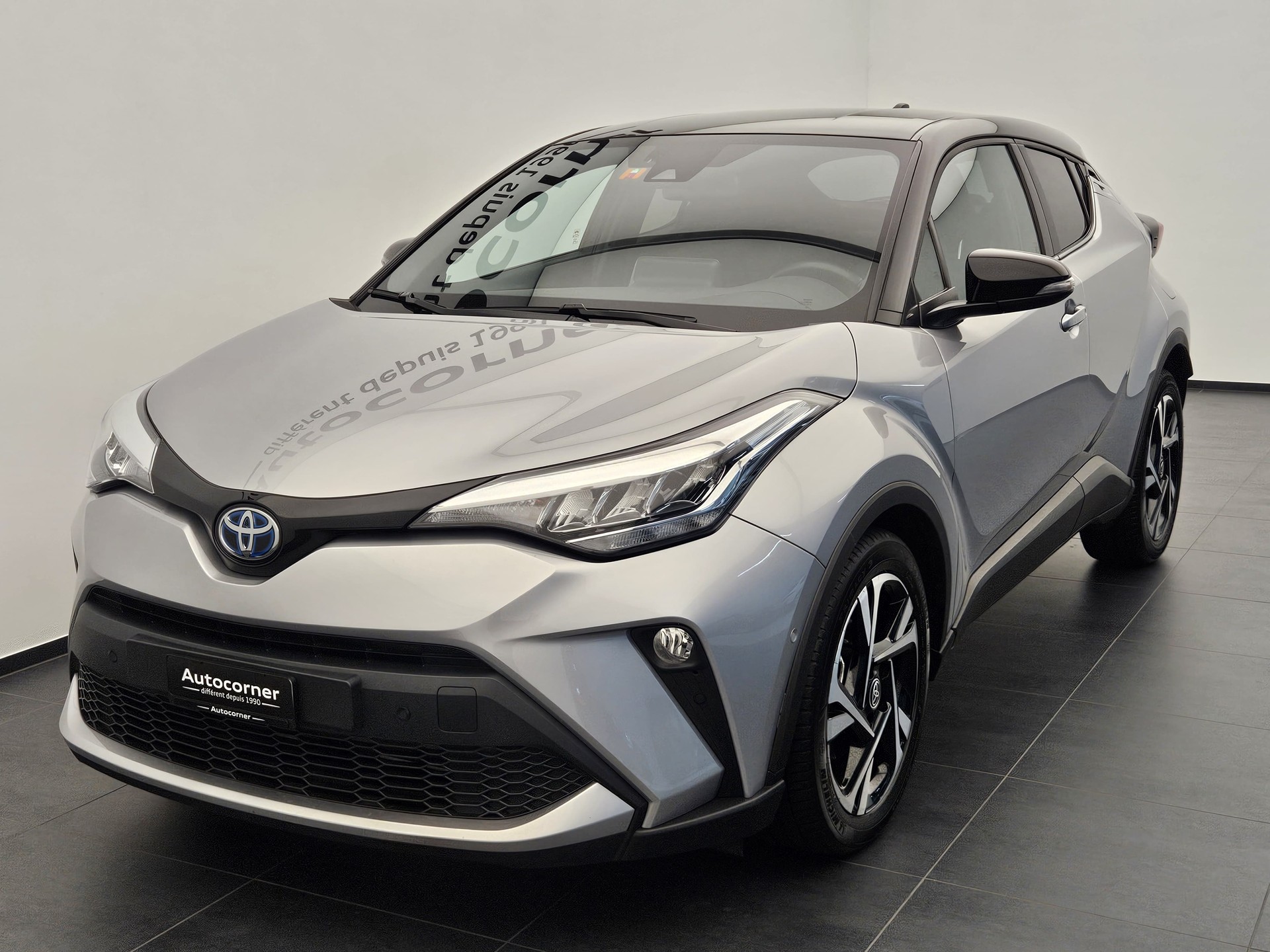 TOYOTA C-HR 1.8 HSD CVT Trend-showroom-element-2