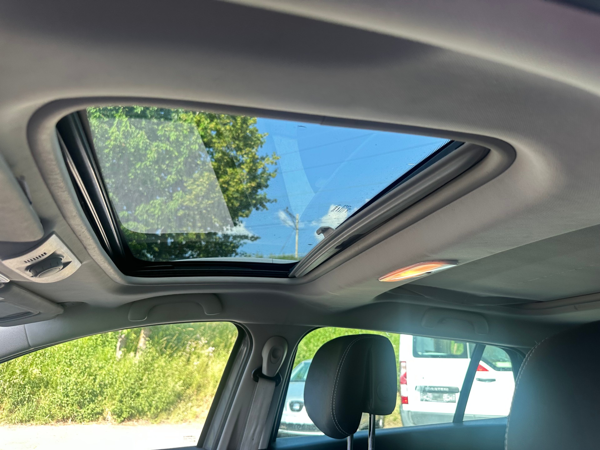CITROEN C4 Picasso 1.2 Pure Tech Séduction-image-9