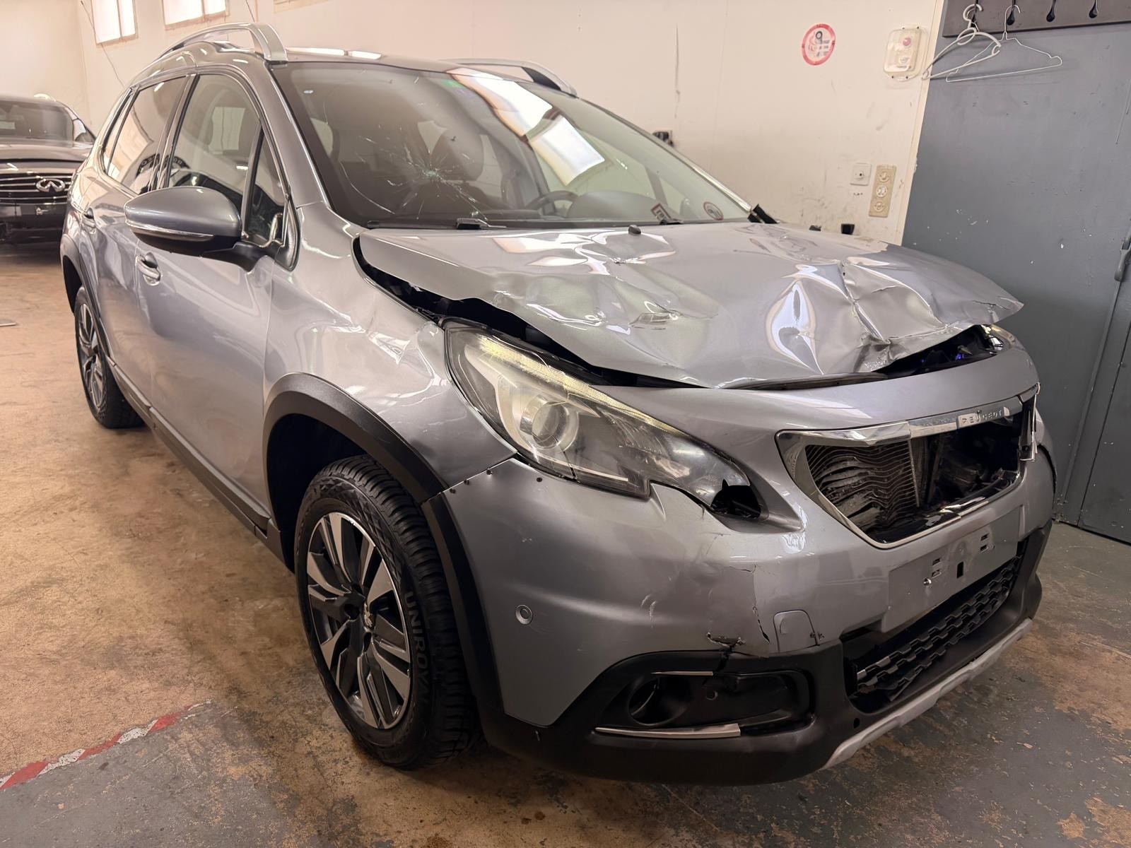 PEUGEOT 2008 1.2 PureTech Allure EAT6