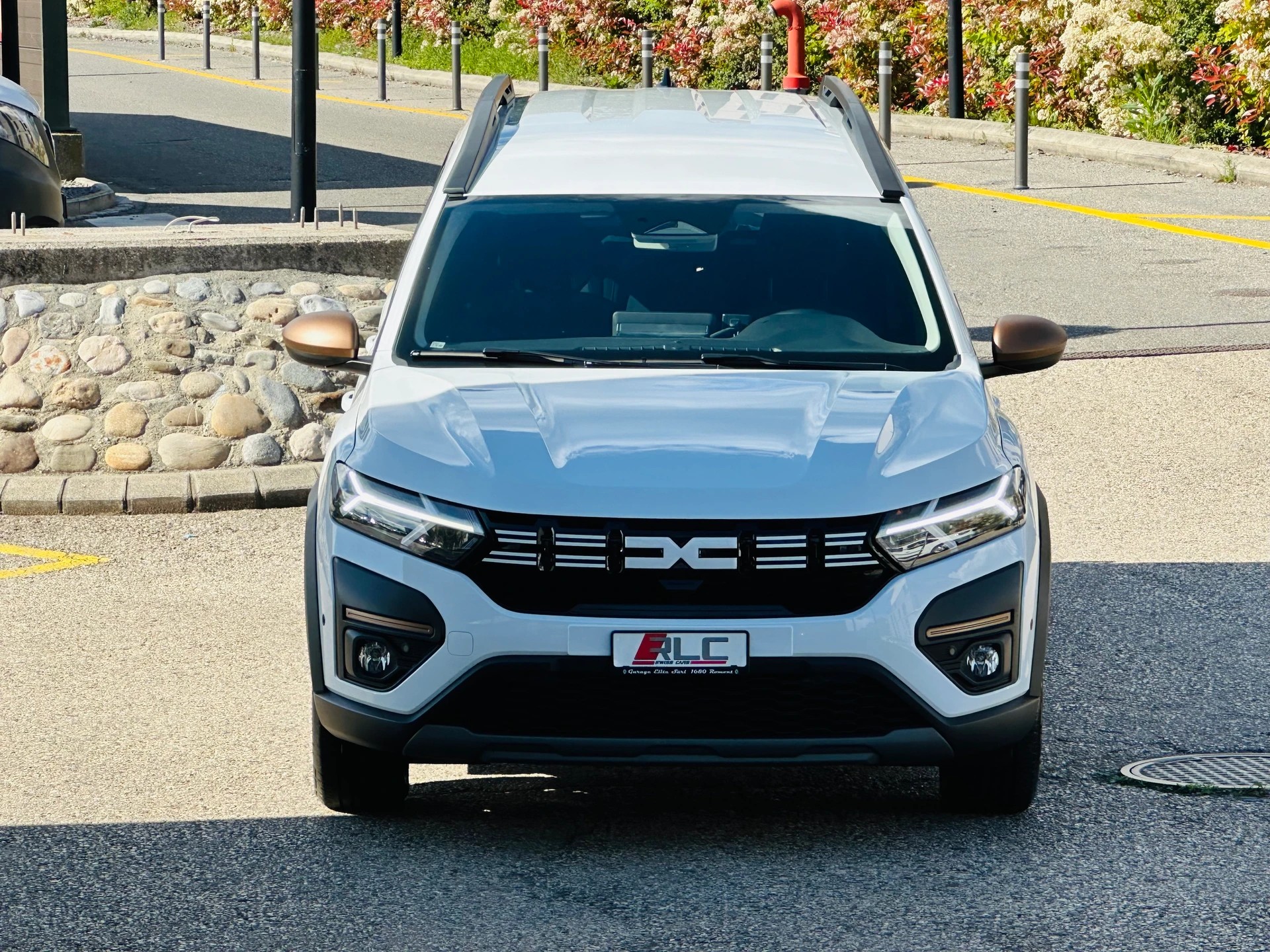 DACIA Jogger HEV 140 Extreme-image-8