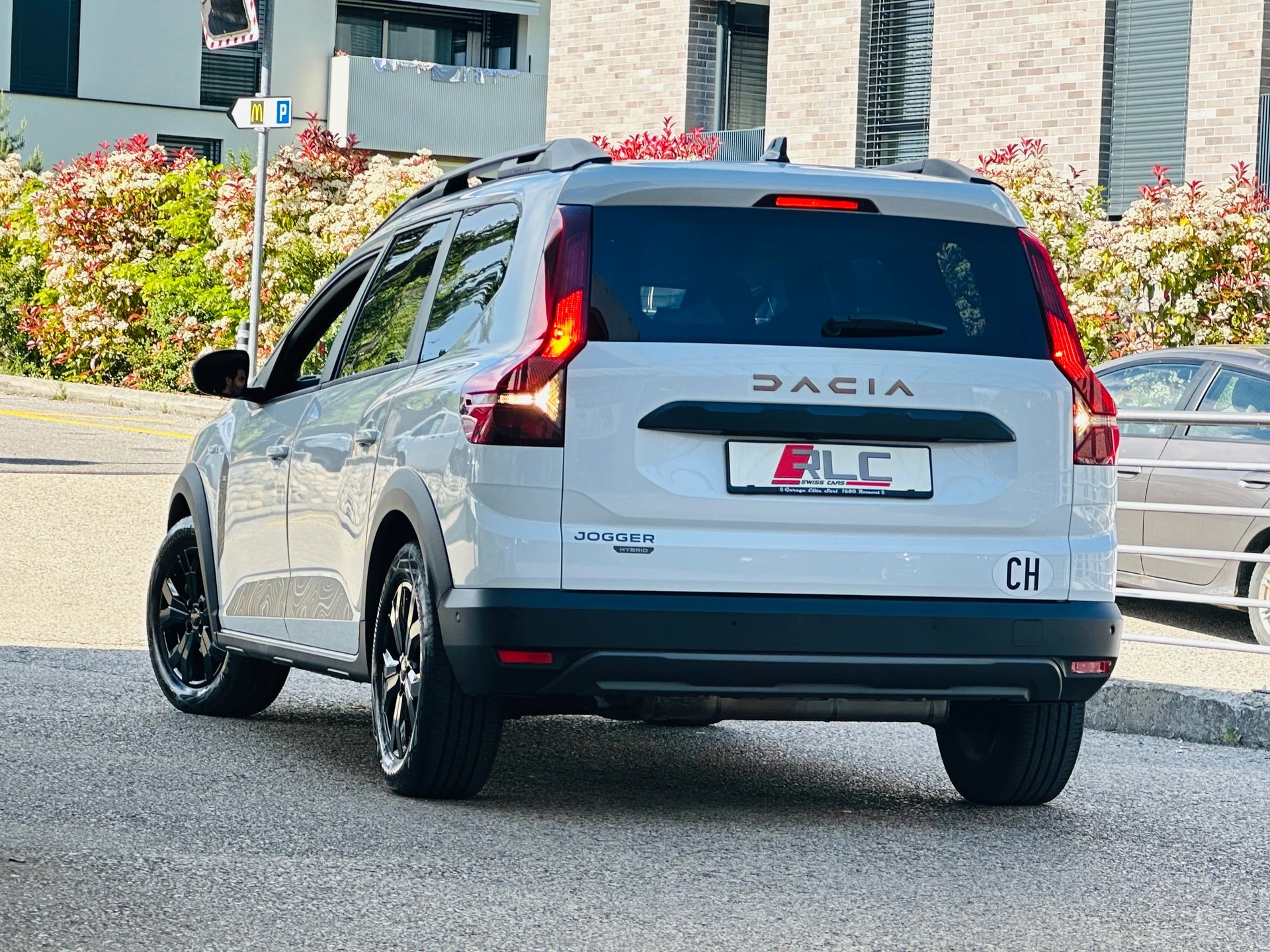 DACIA Jogger HEV 140 Extreme-image-10