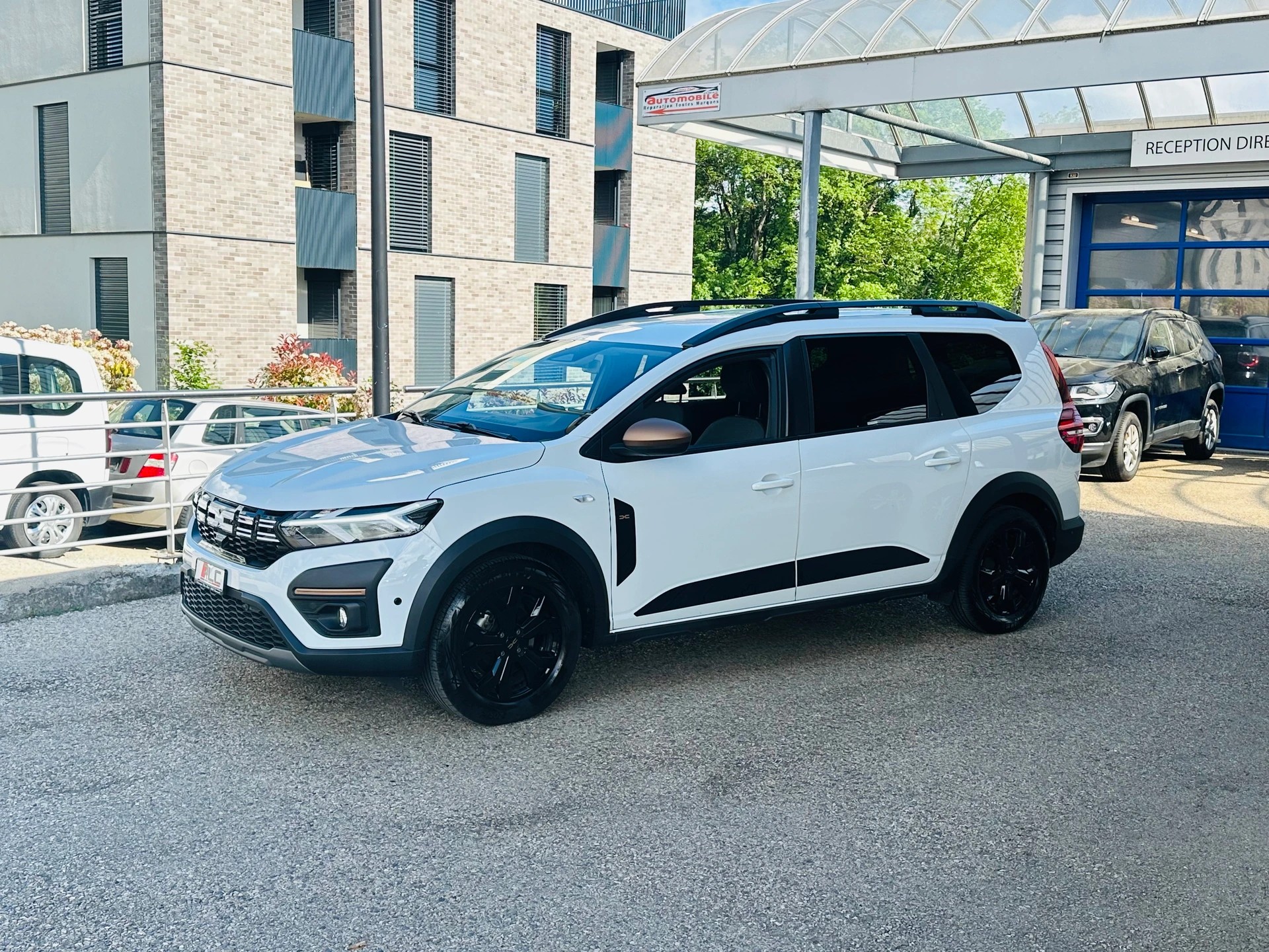 DACIA Jogger HEV 140 Extreme-image-14