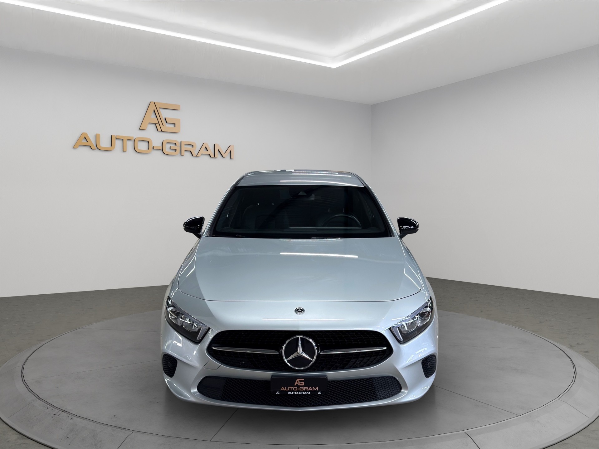 MERCEDES-BENZ A 160 Style-showroom-element-1