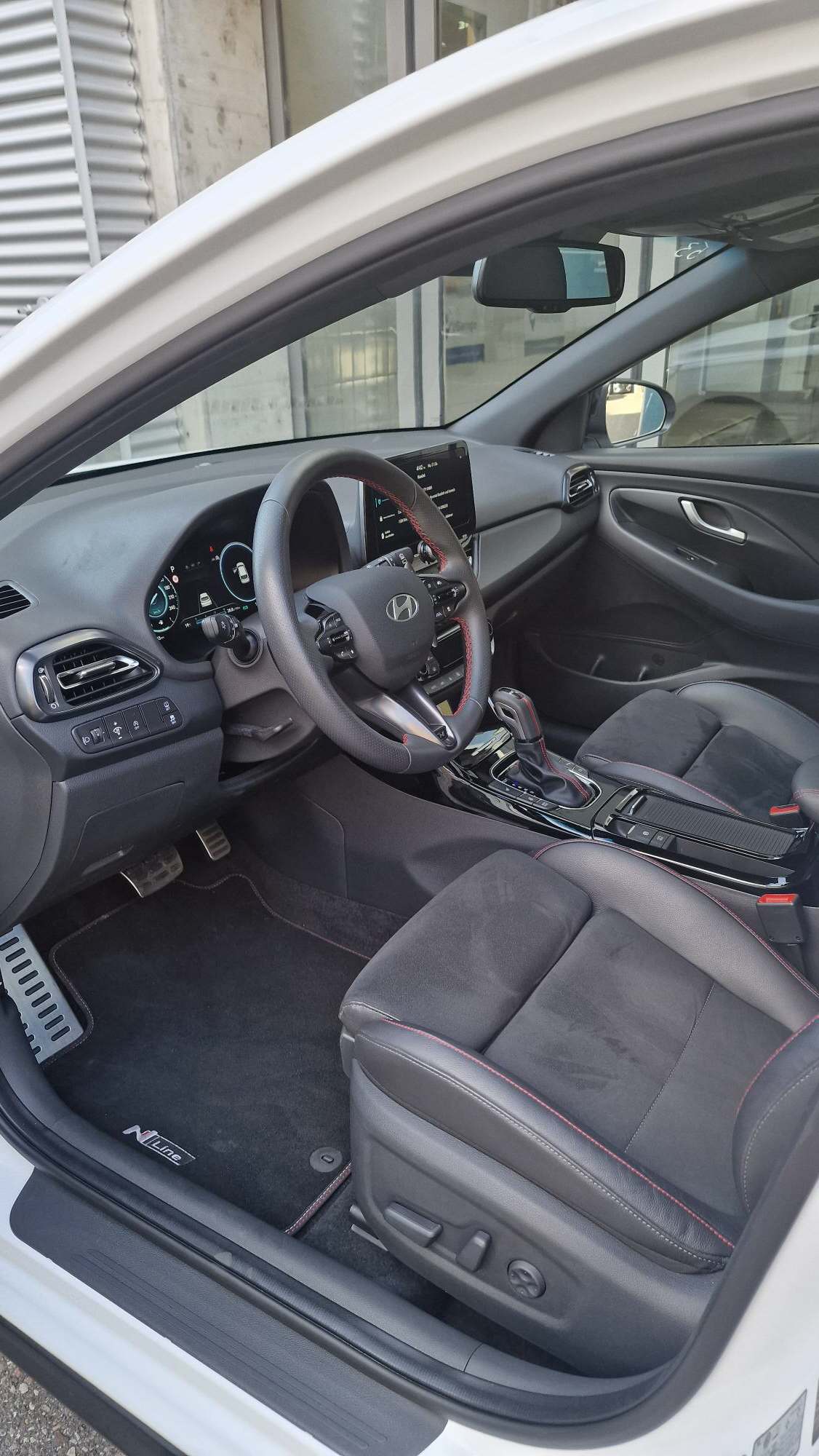 HYUNDAI i30 1.5 T-GDi N-Line-image-8