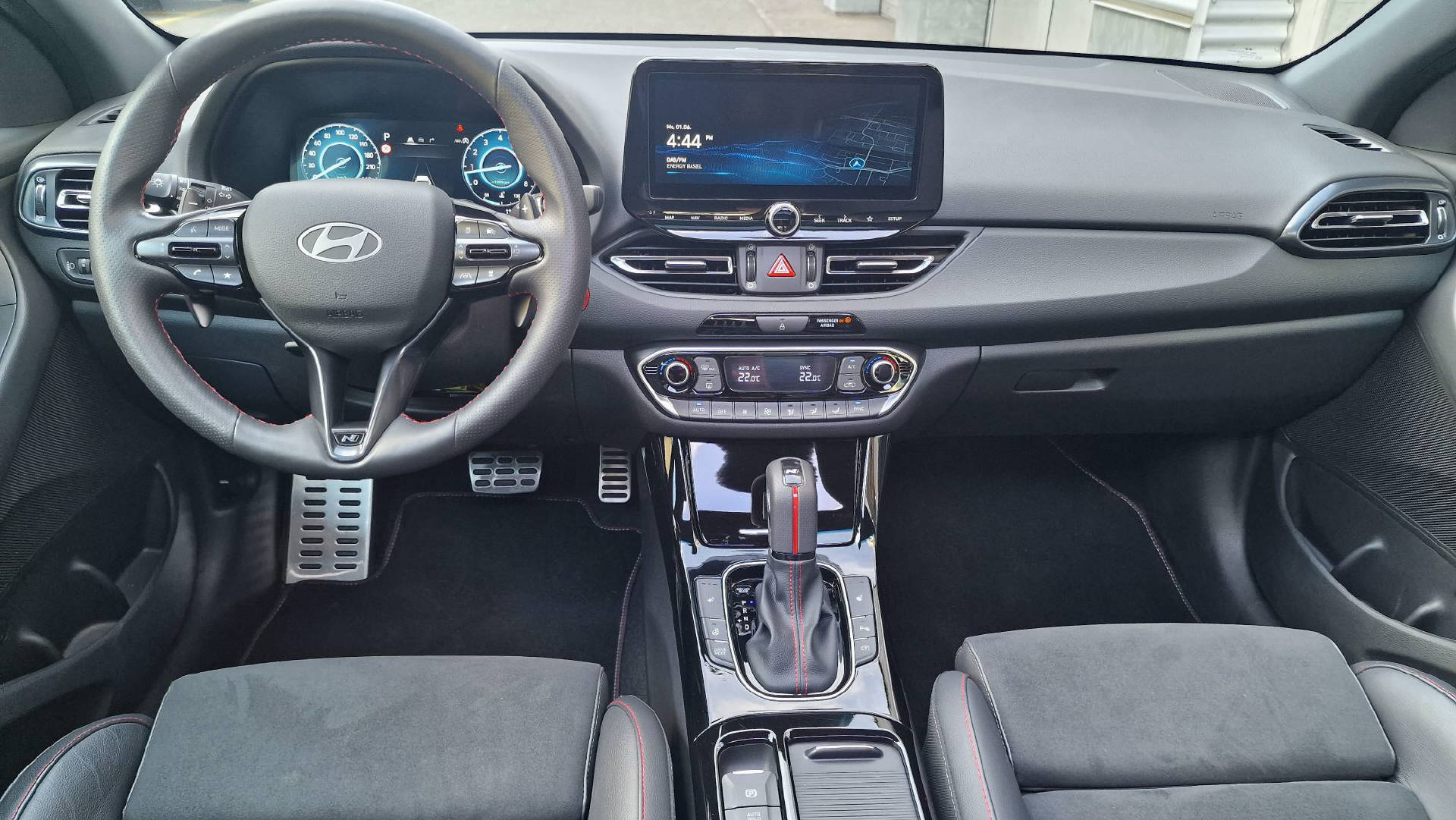 HYUNDAI i30 1.5 T-GDi N-Line-image-13