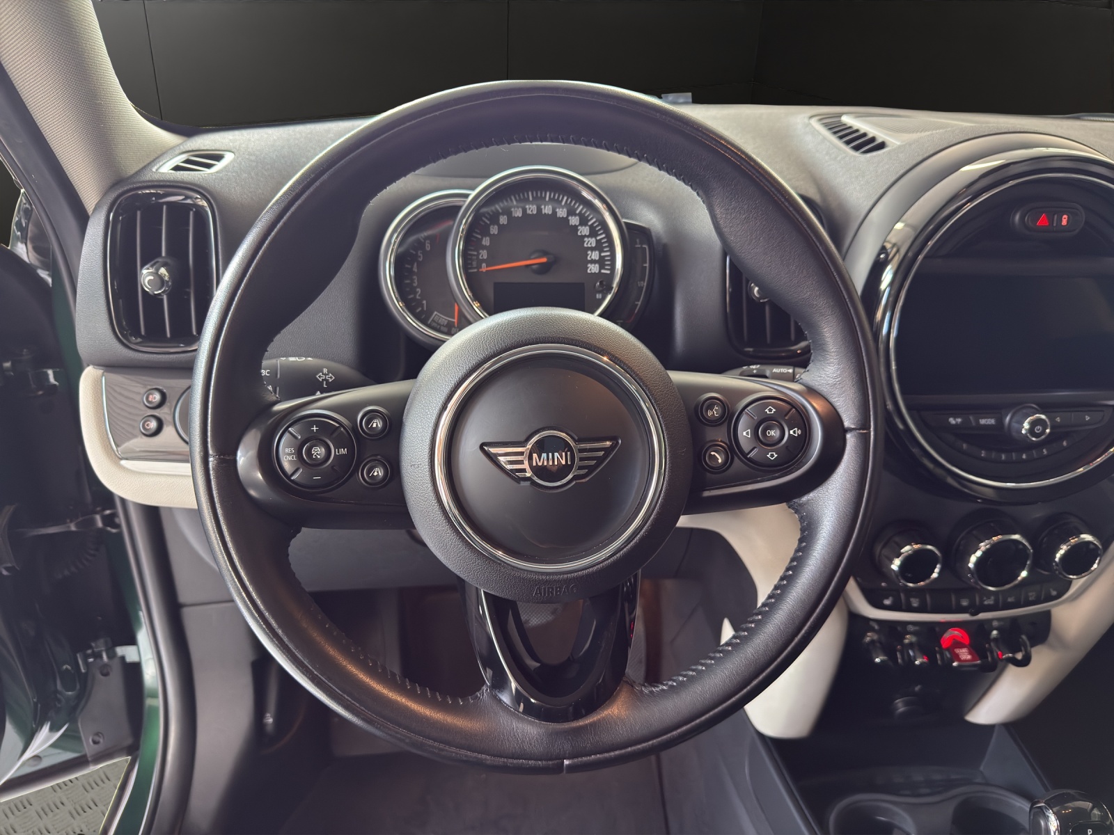 MINI Countryman Cooper S FWD Steptronic DKG-image-8