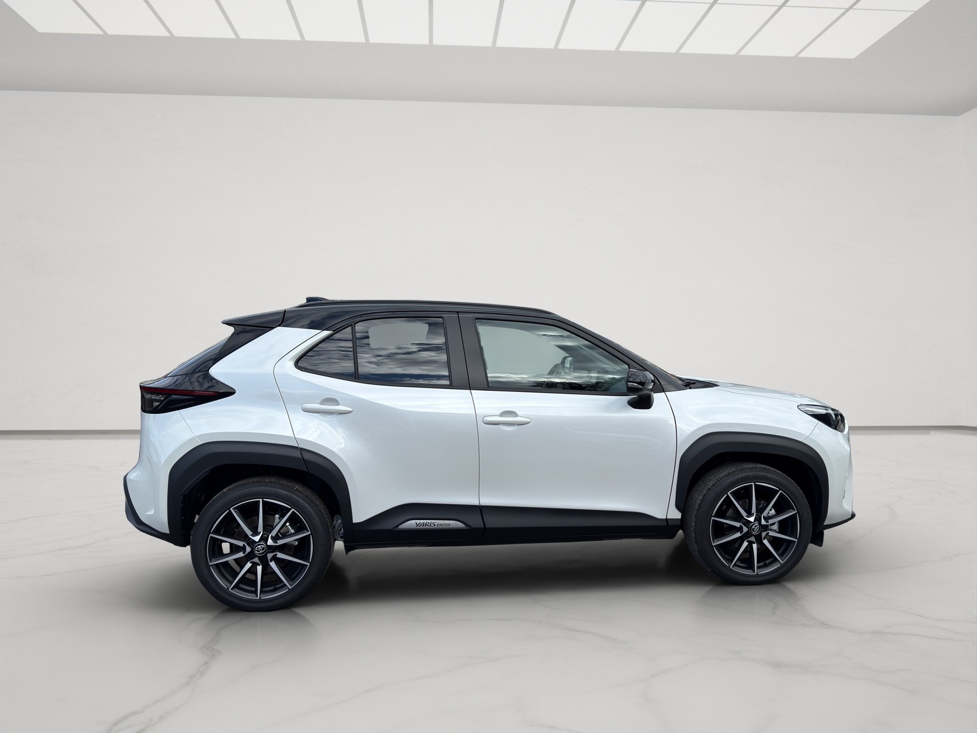 TOYOTA Yaris Cross 1.5 GR Sport e-CVT-image-7