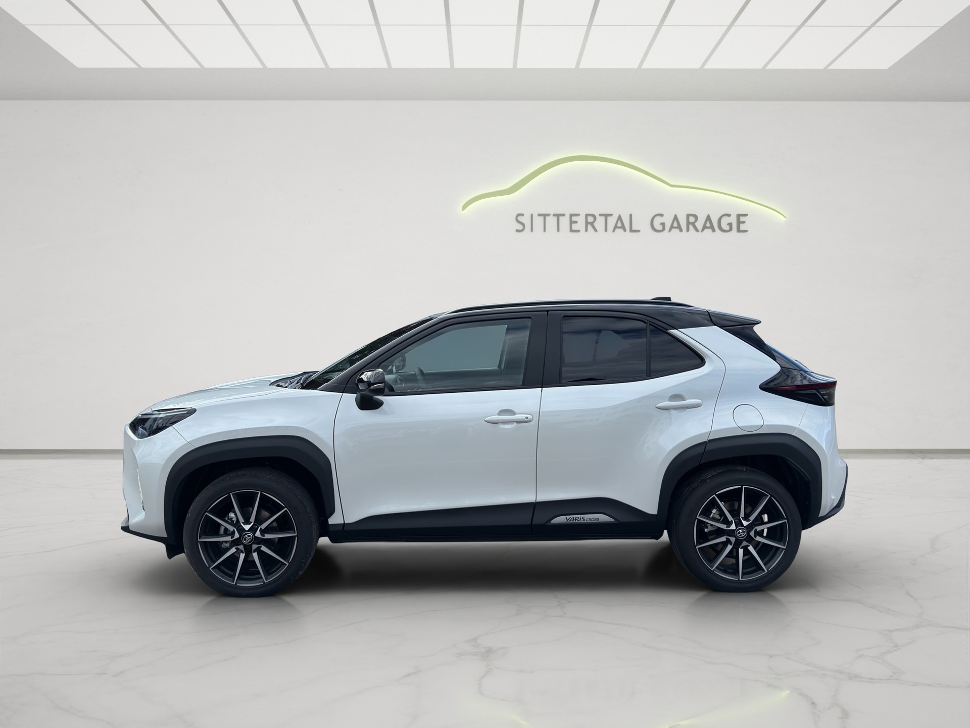 TOYOTA Yaris Cross 1.5 GR Sport e-CVT-showroom-element-1