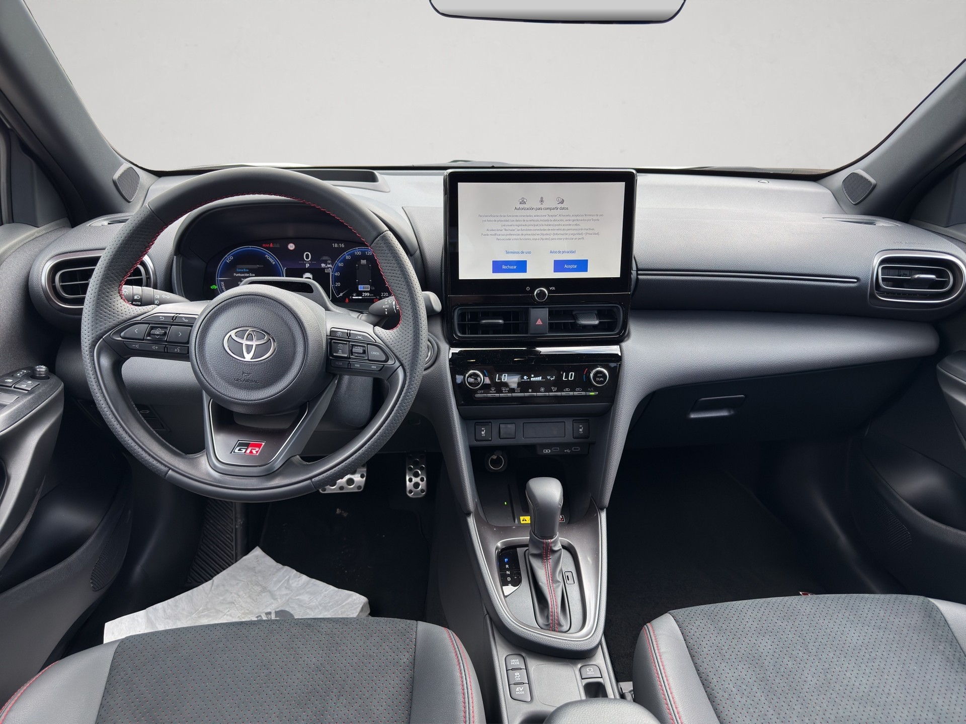 TOYOTA Yaris Cross 1.5 GR Sport e-CVT-image-16
