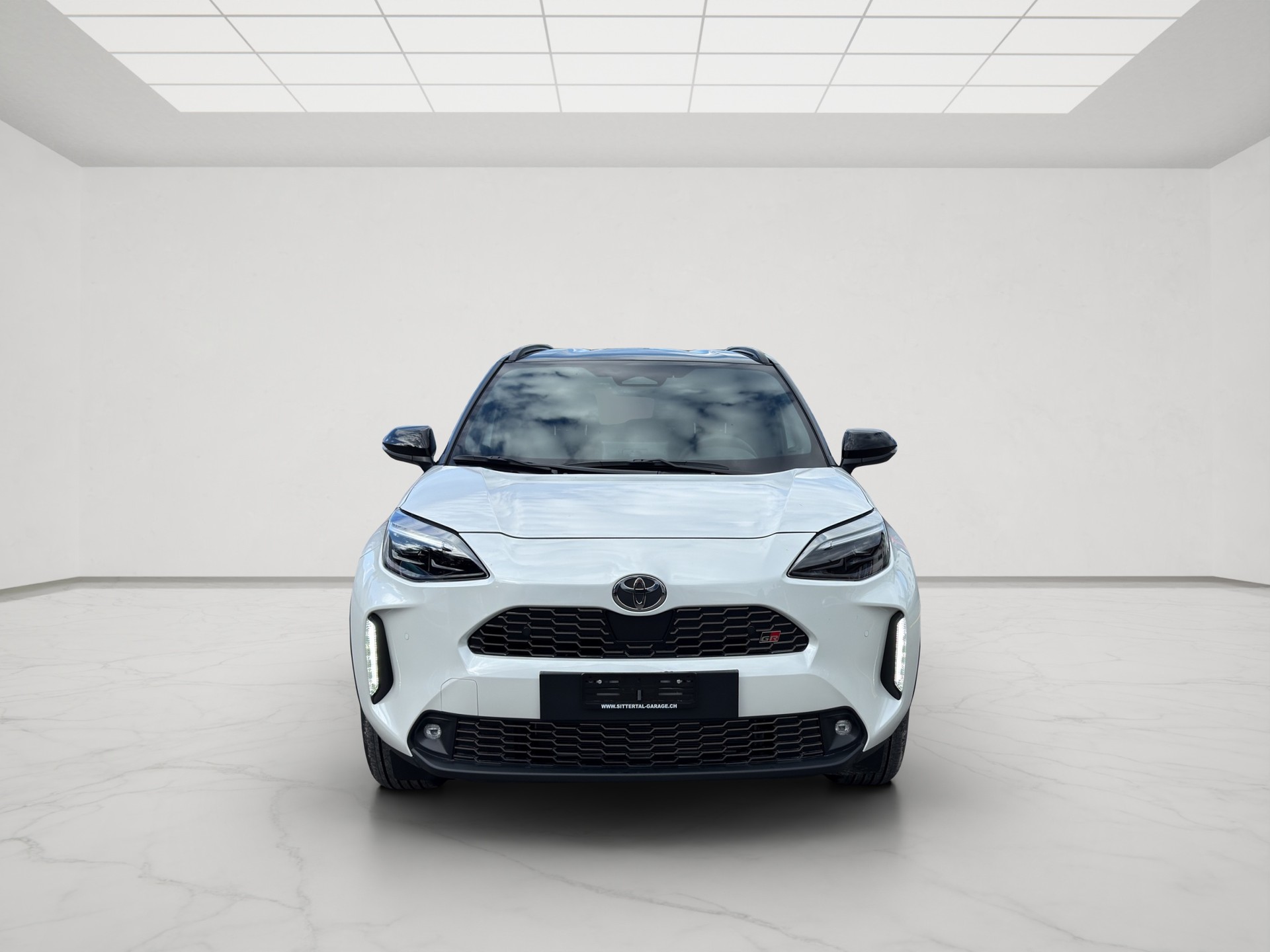 TOYOTA Yaris Cross 1.5 GR Sport e-CVT-showroom-element-3