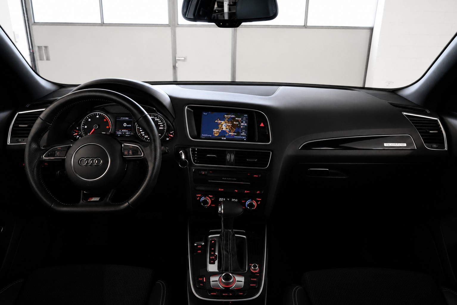 AUDI Q5 2.0 TDI quattro S-tronic-image-4
