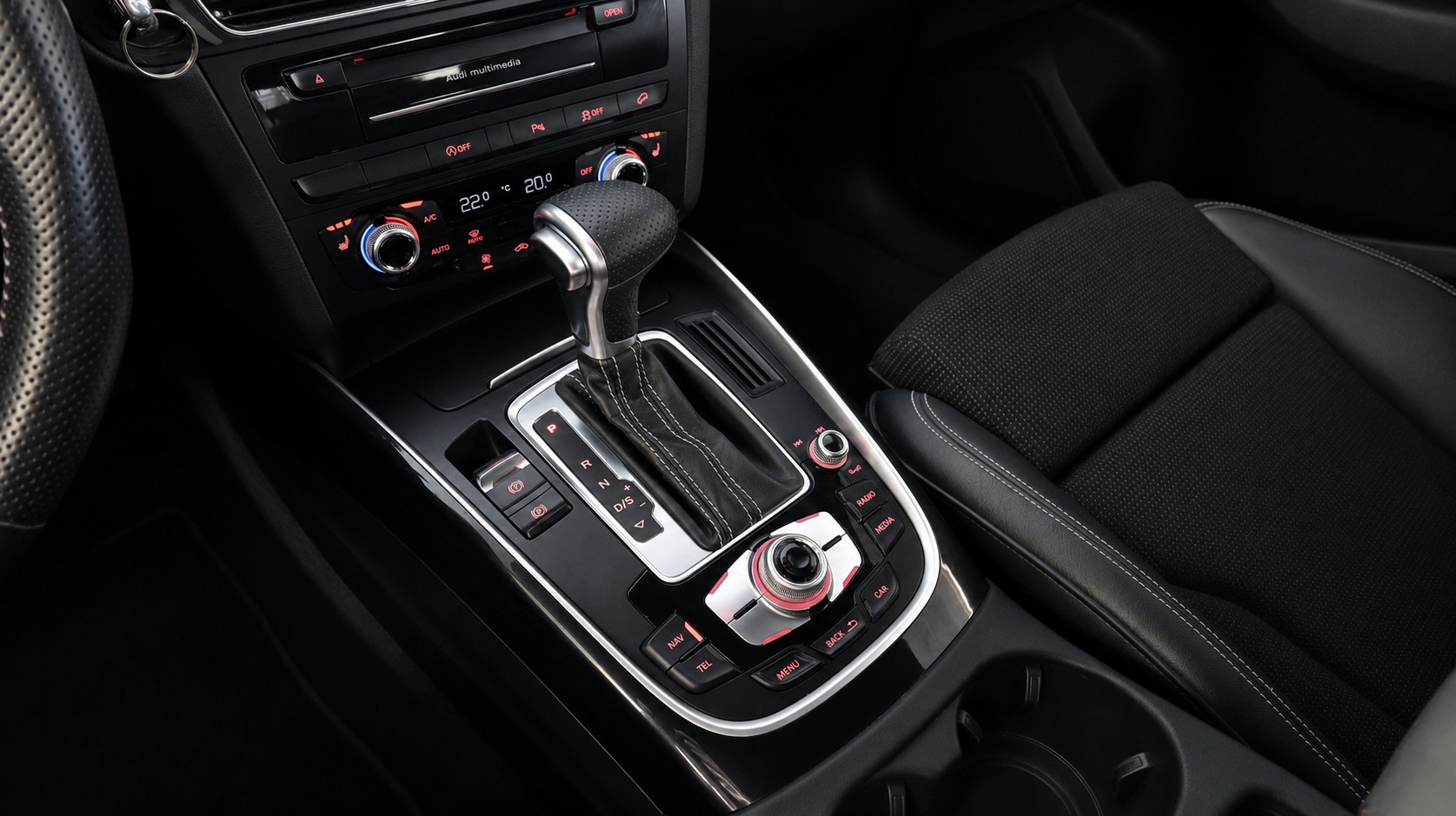AUDI Q5 2.0 TDI quattro S-tronic-image-8