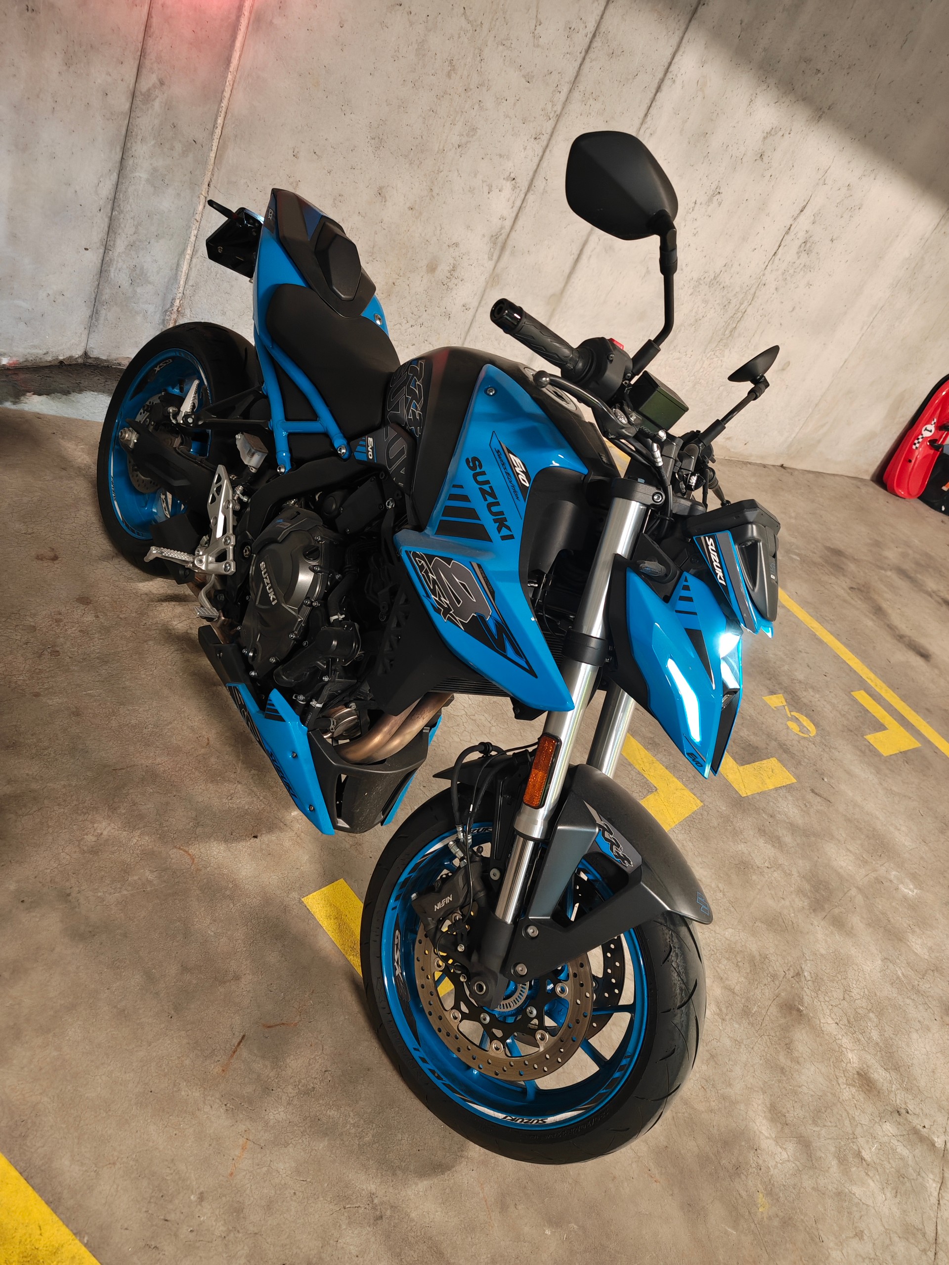 SUZUKI GSX 8 S EVO-image-2