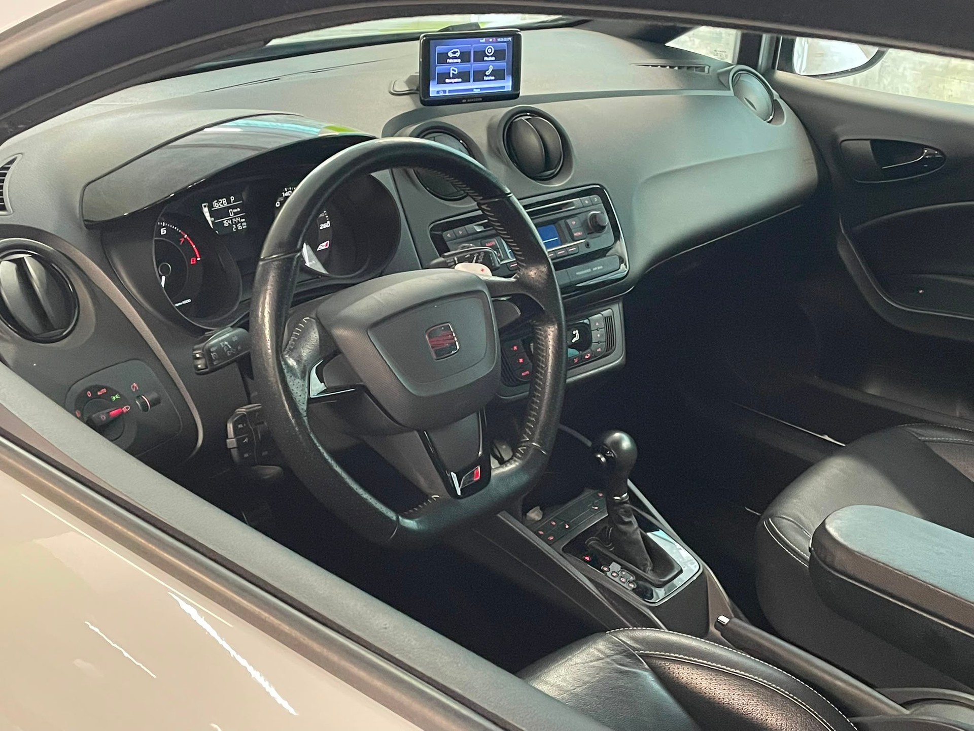SEAT Ibiza SC 1.4 TSI Cupra ABT R13 DSG-image-6