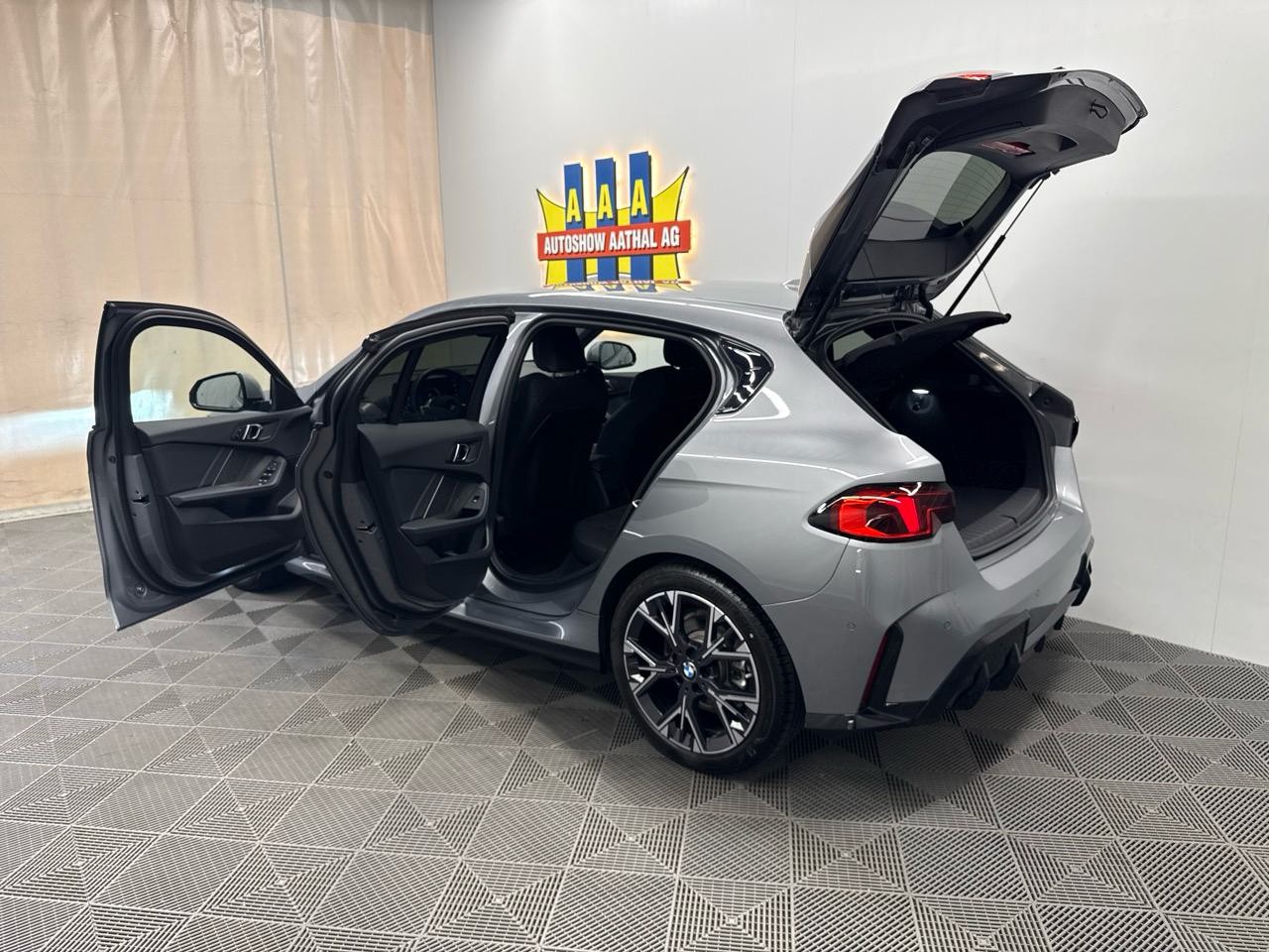 BMW 120 M Sport Steptronic-image-10