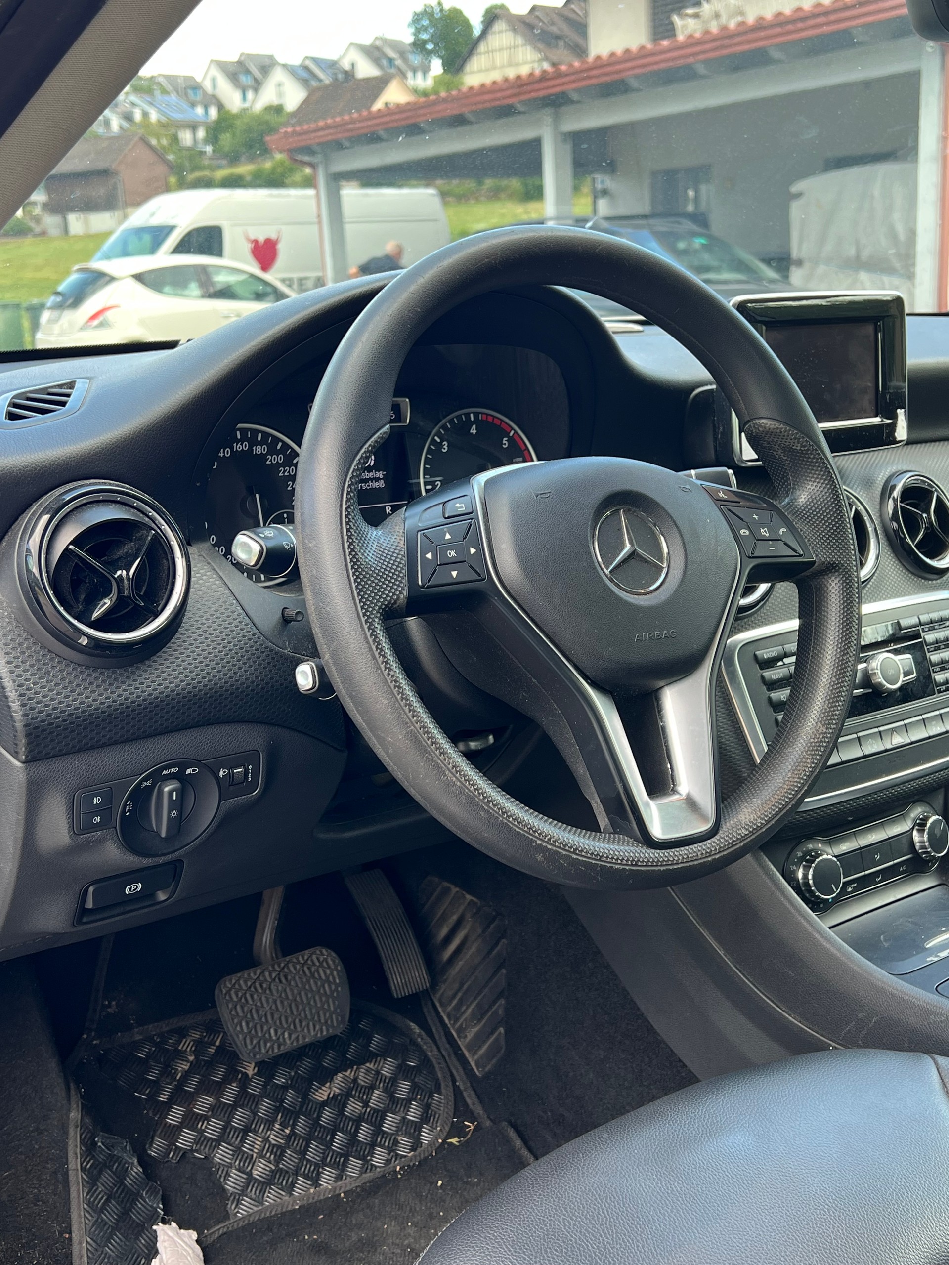 MERCEDES-BENZ A 200 CDI 7G-DCT-image-8