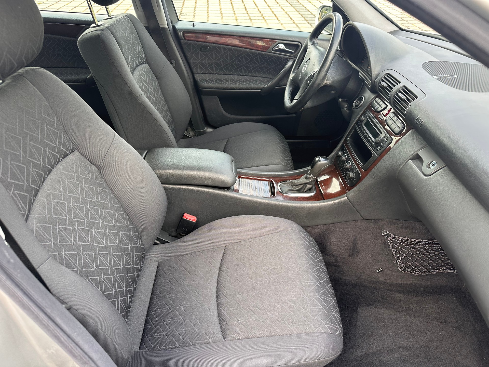 MERCEDES-BENZ C 240 Elégance-image-8