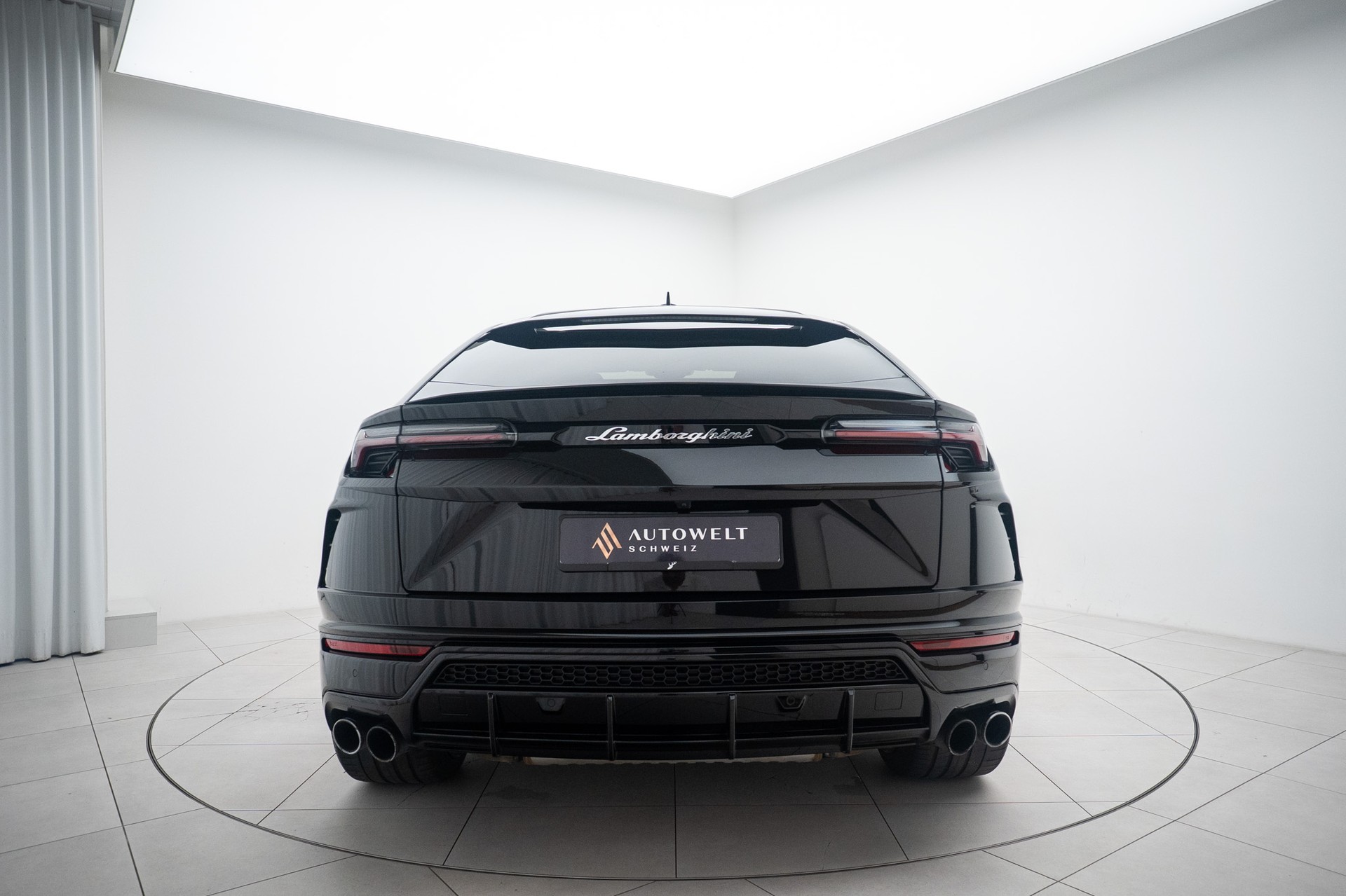 LAMBORGHINI Urus E-Gear HIrsch Performance-showroom-element-3