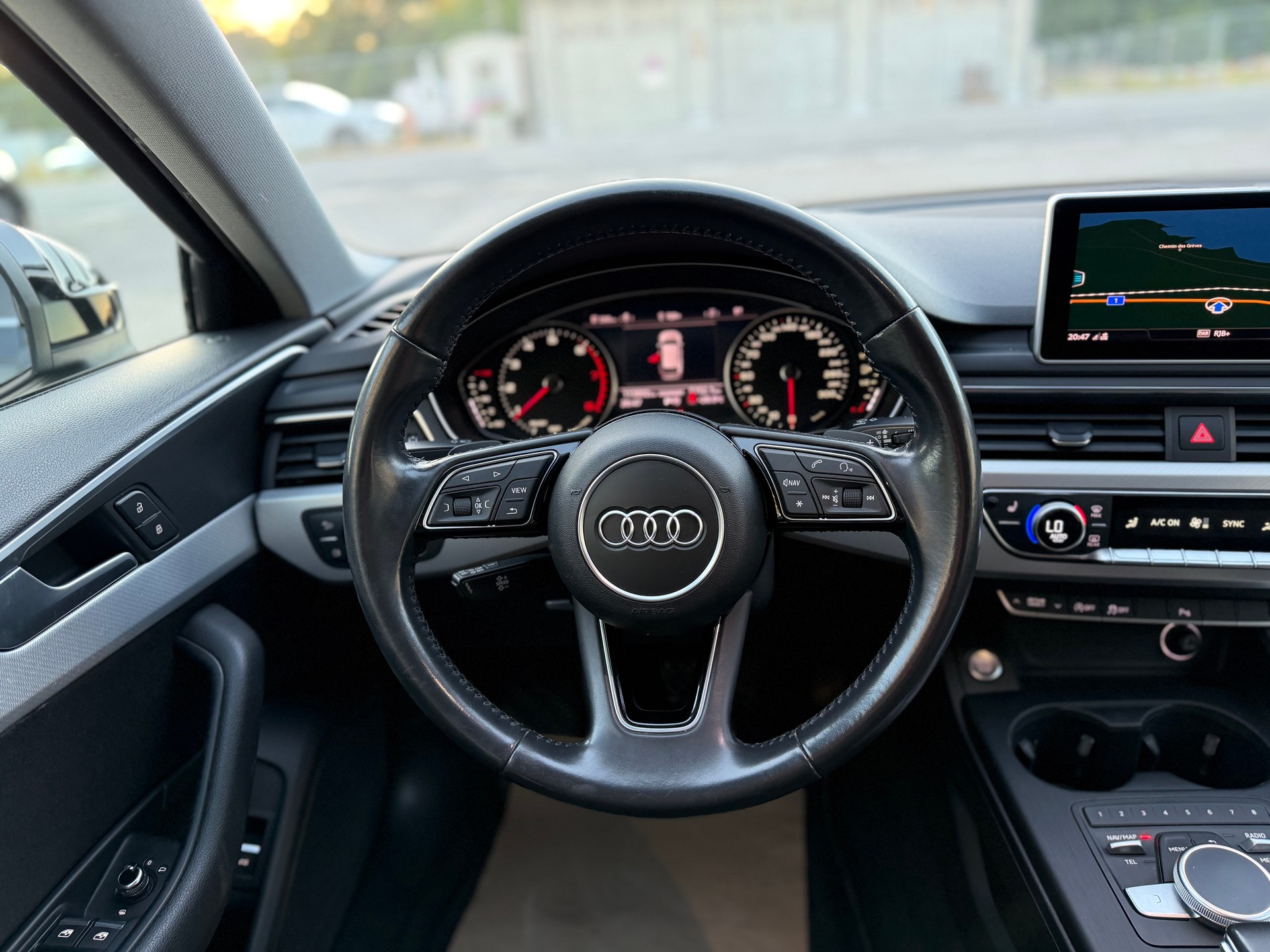 AUDI A4 Avant 2.0 TFSI Sport S-tronic-image-16