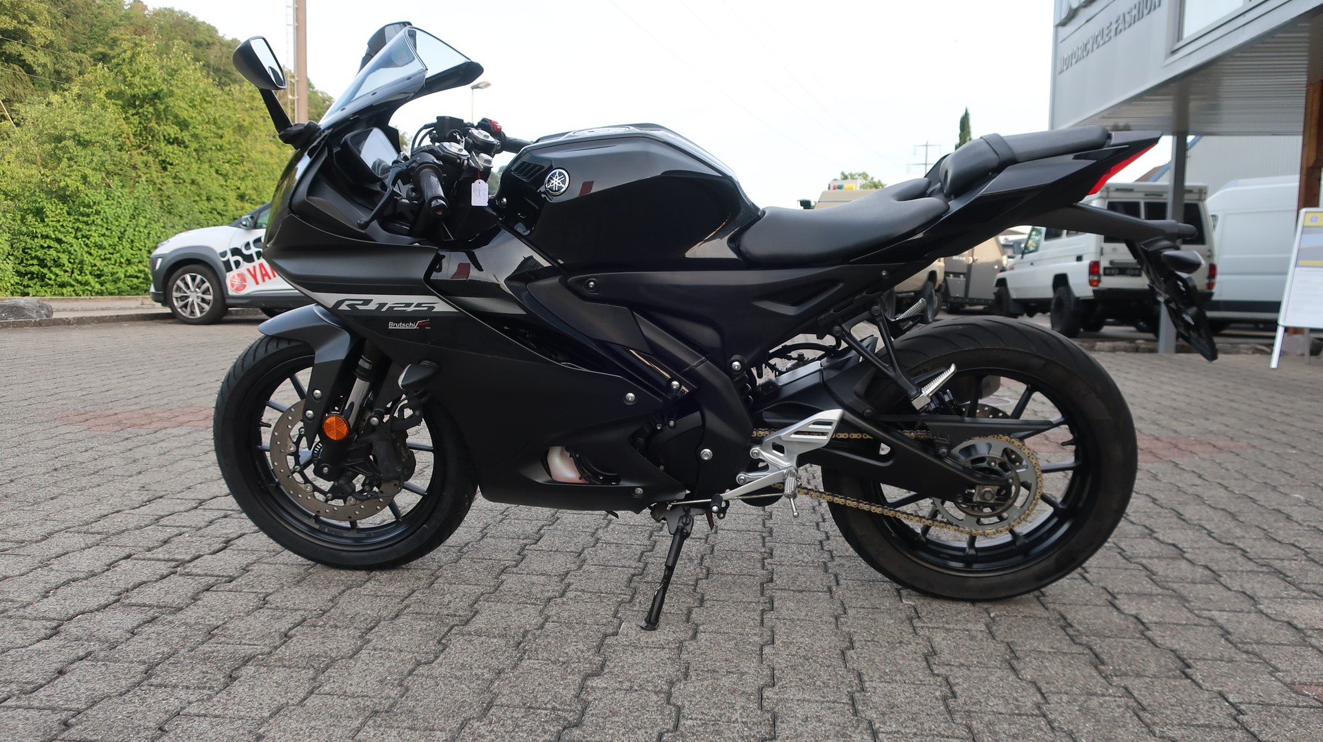 YAMAHA YZF-R 125 ABS-image-1