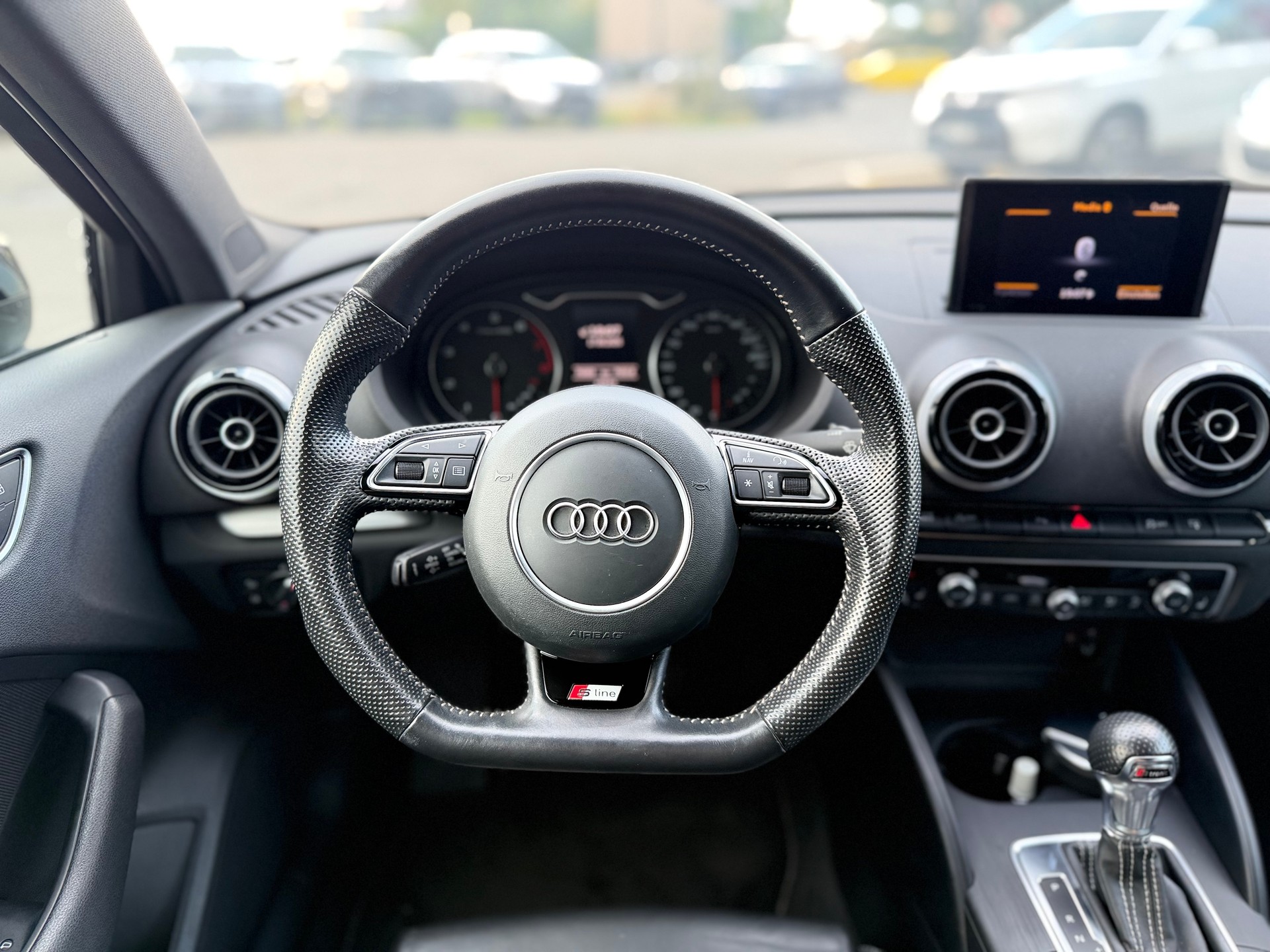 AUDI A3 Limousine 1.8 TFSI Ambition quattro S-tronic-image-16