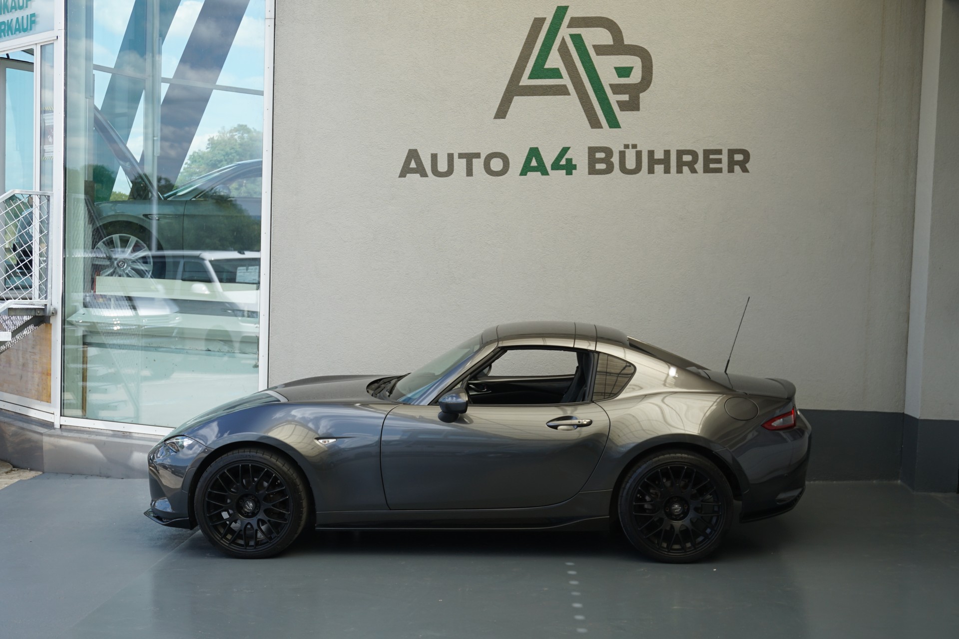 MAZDA MX-5 RF G 160 Revolution-showroom-element-1