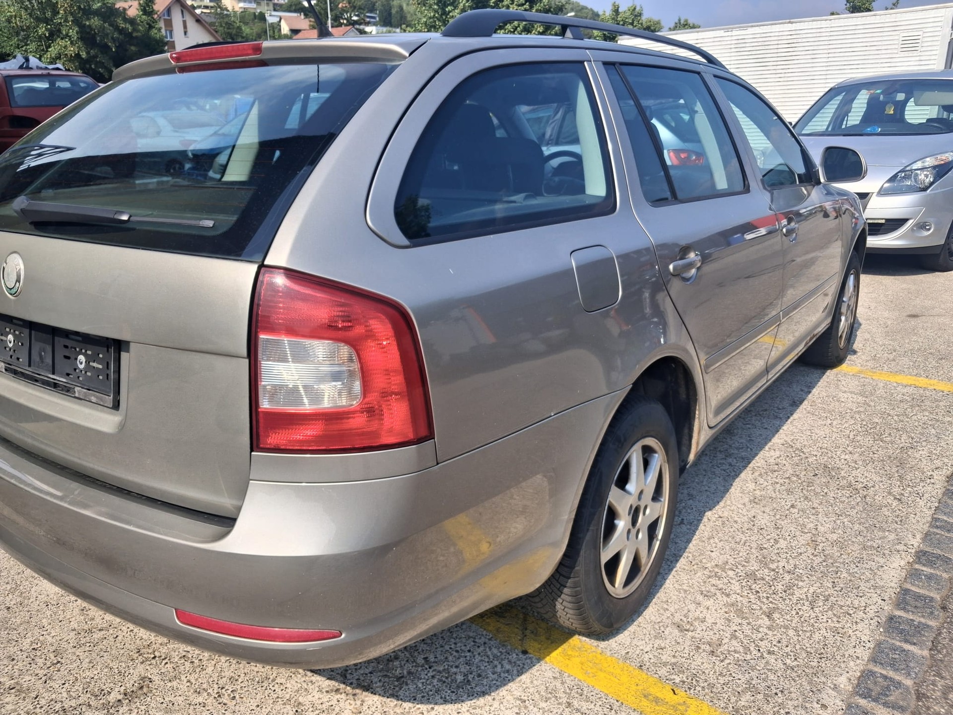 SKODA Octavia Combi 1.8 TSI Laurin & Klement 4x4-image-4