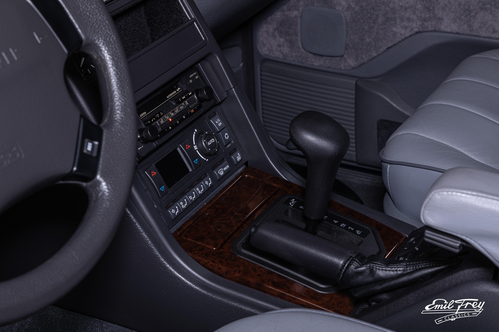 LAND ROVER Range Rover 4.0-showroom-element-3