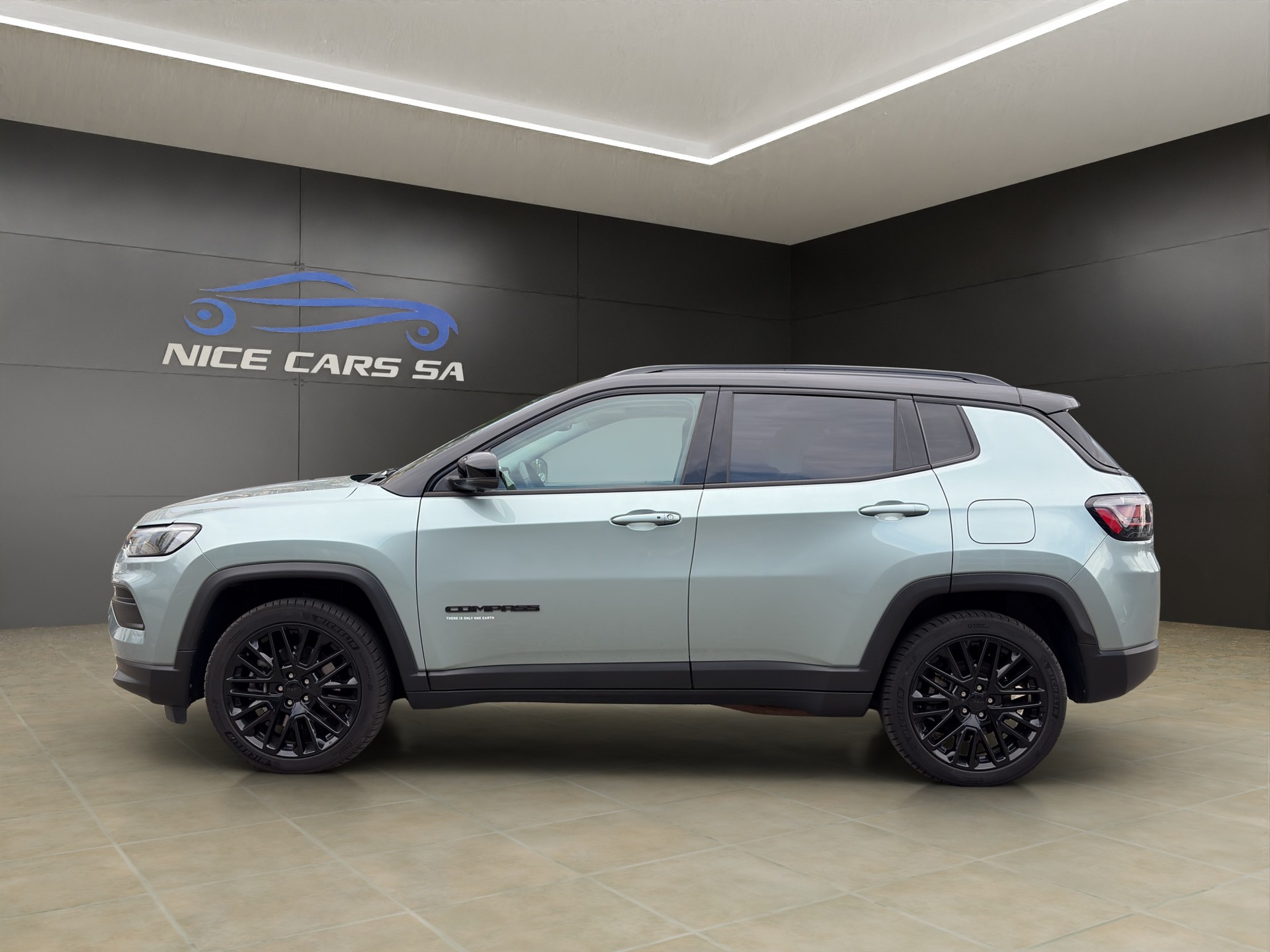 JEEP Compass 1.3 T PHEV Upland Plus Sky AWD-showroom-element-2
