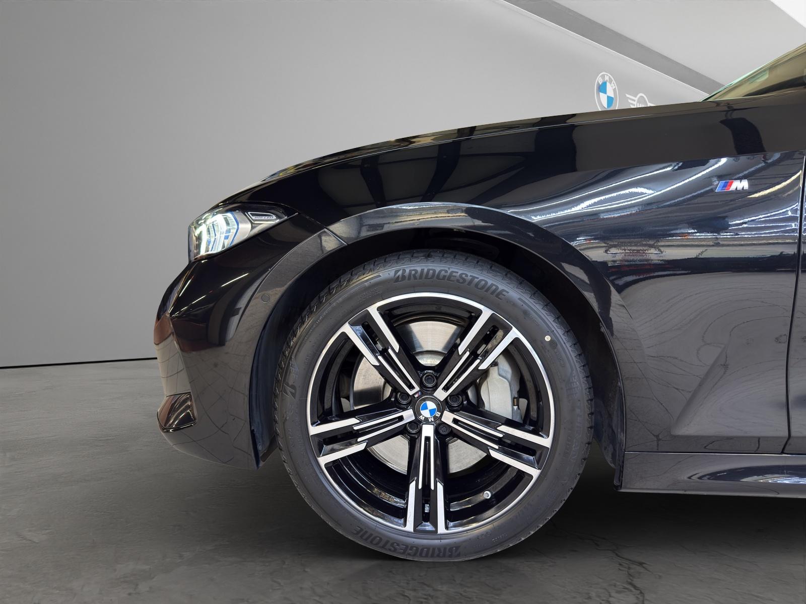 BMW 330d xDrive Touring M Sport-showroom-element-3