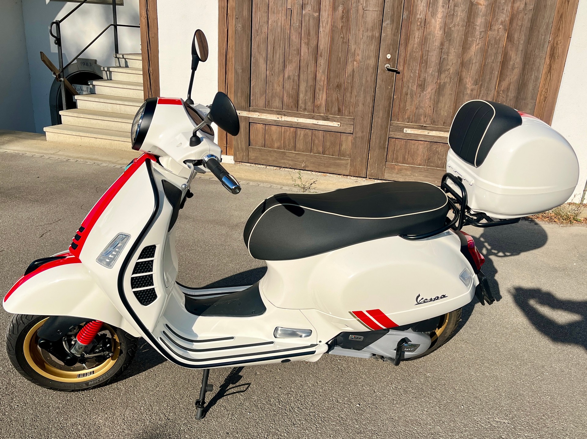 PIAGGIO Vespa GTS 125 i.e ABS-image-2