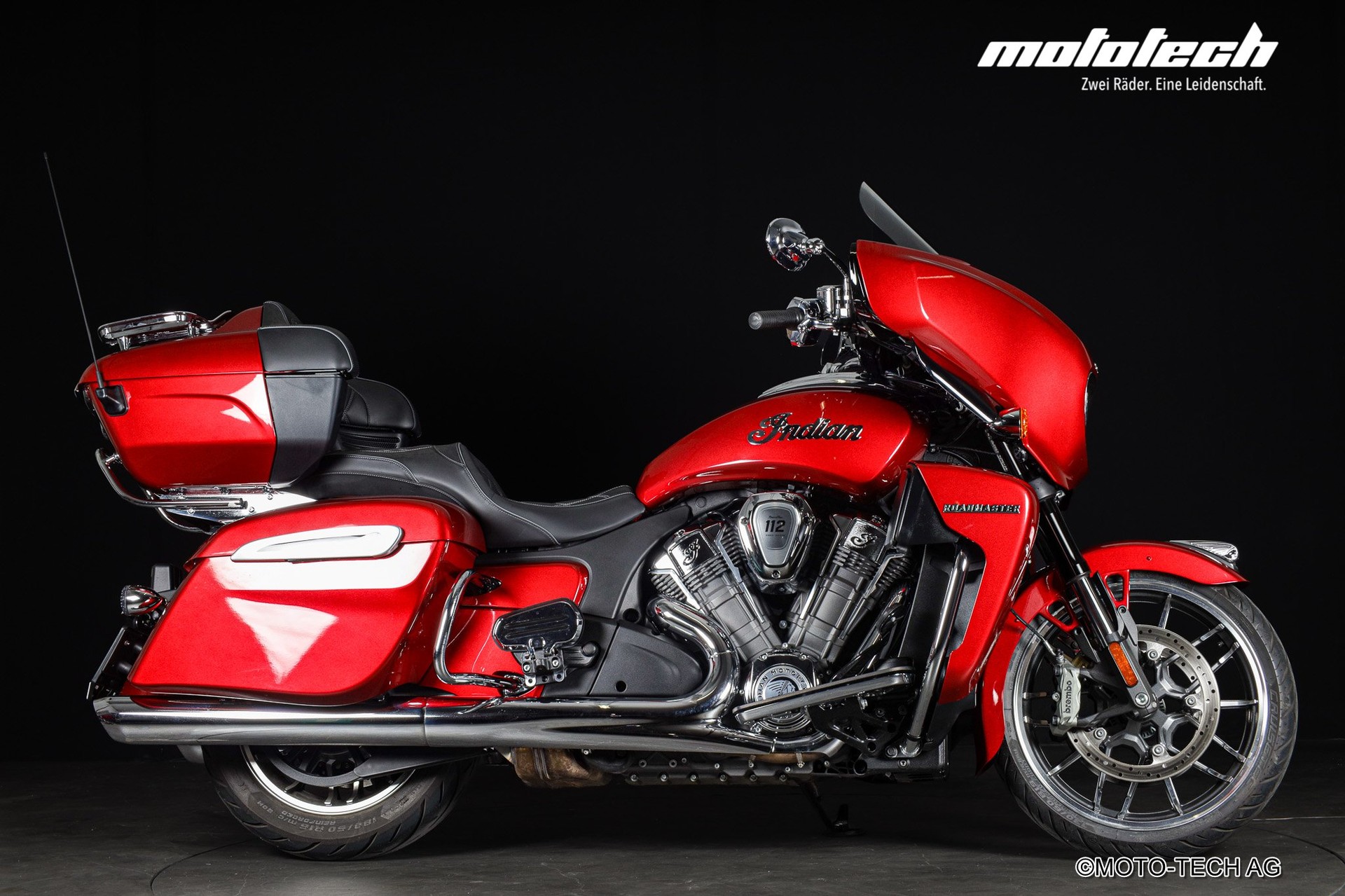 INDIAN Roadmaster Power Plus Limited-showroom-element-1