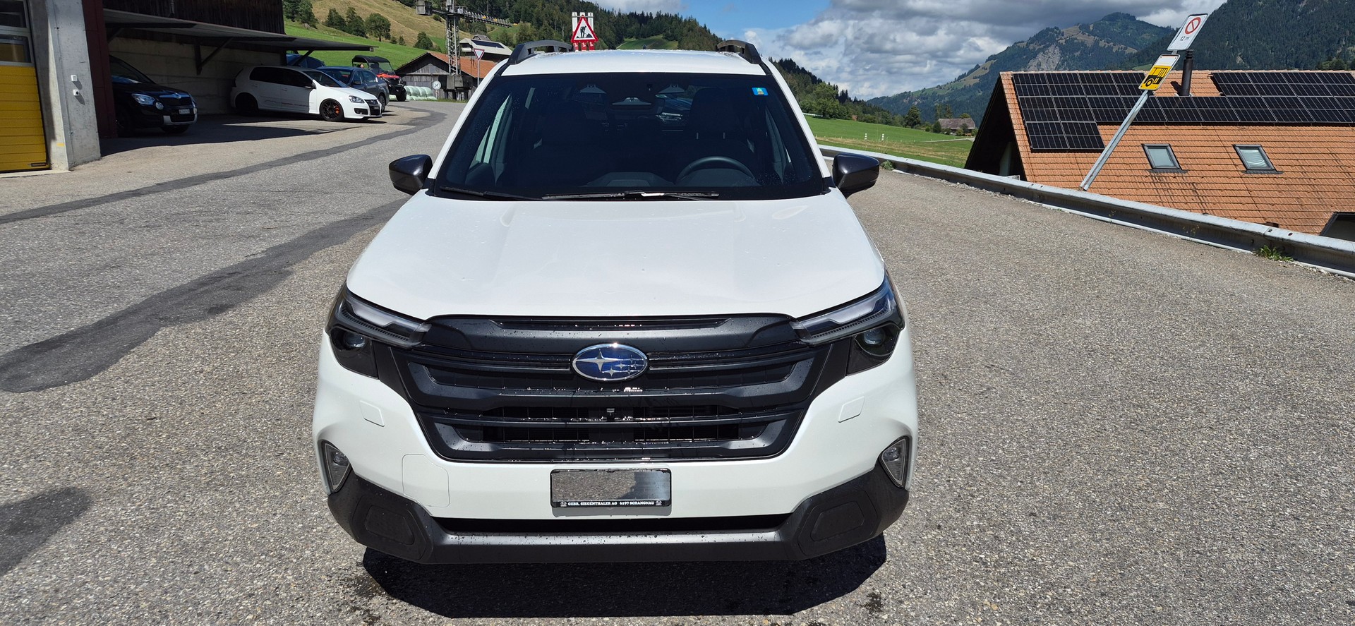 SUBARU Forester 2.0i e-Boxer Swiss Plus Lineartronic-showroom-element-1