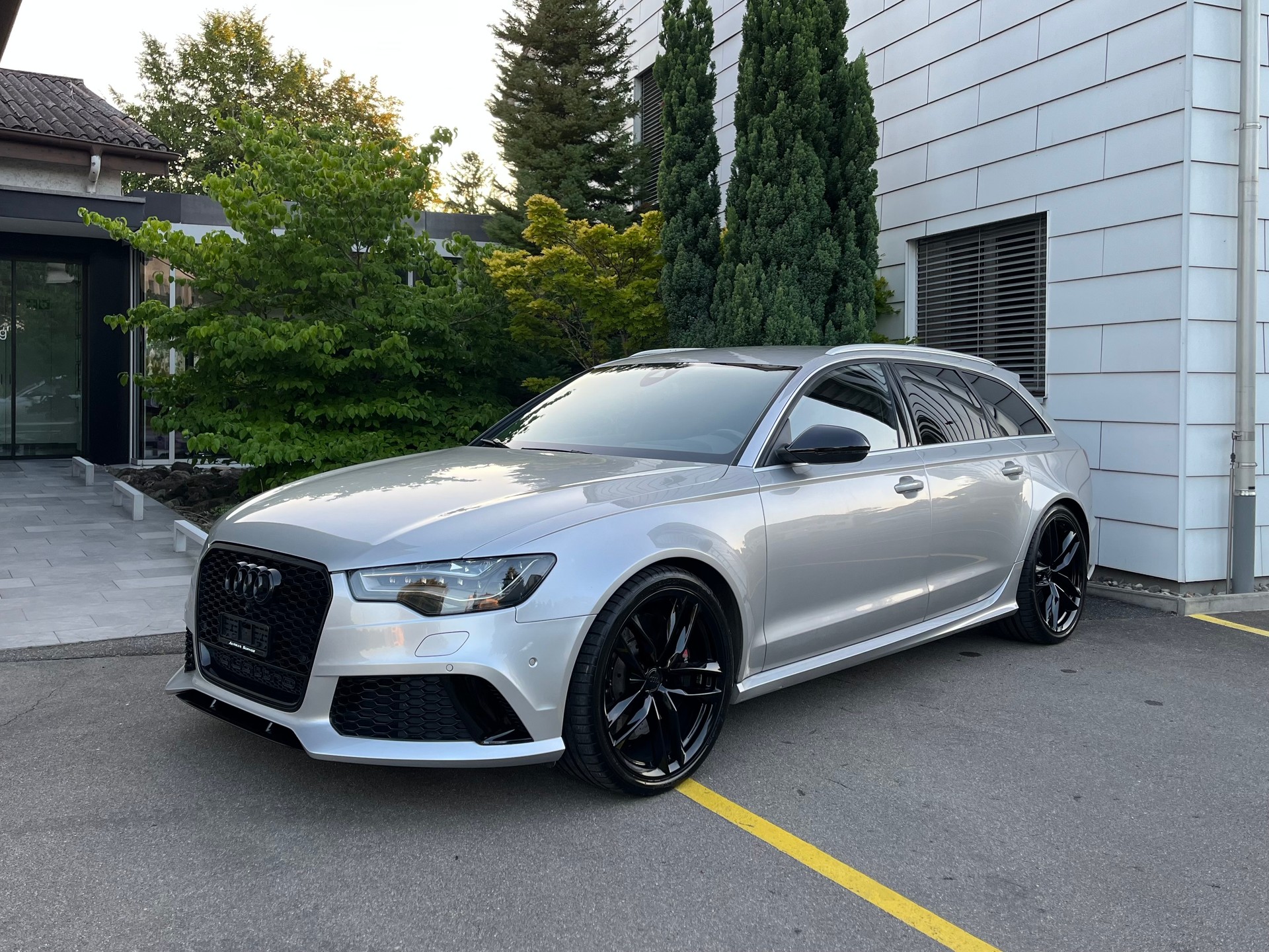 AUDI RS6 Avant 4.0 TFSI V8 Quattro Tiptronic *Top-Zustand*neue Bremsen*Servicegepflegt*-image-1
