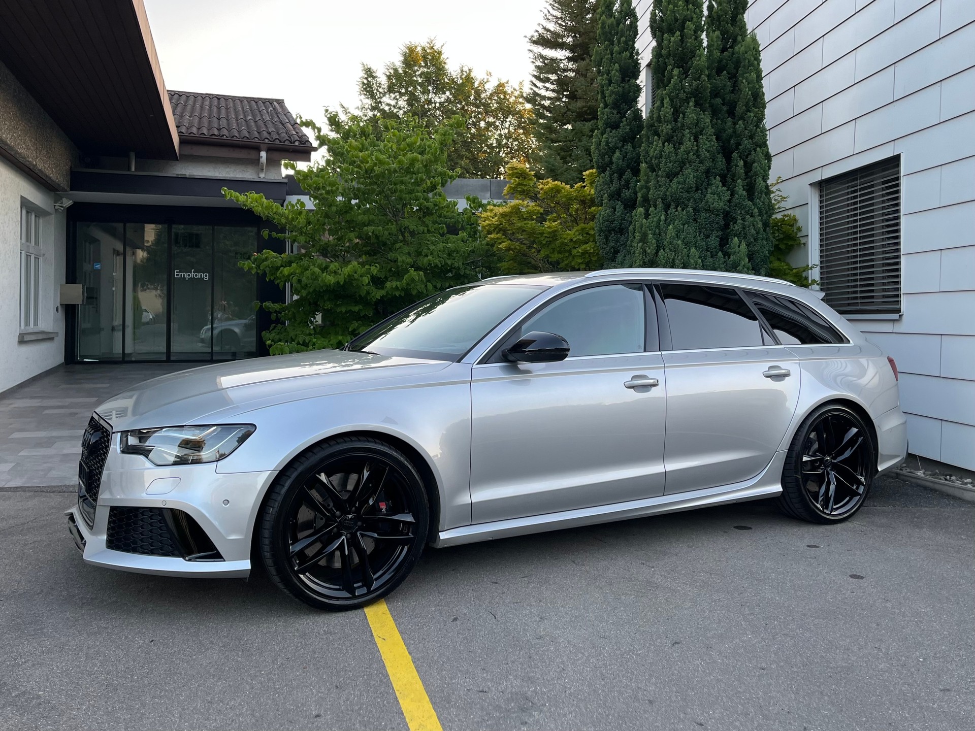 AUDI RS6 Avant 4.0 TFSI V8 Quattro Tiptronic *Top-Zustand*neue Bremsen*Servicegepflegt*