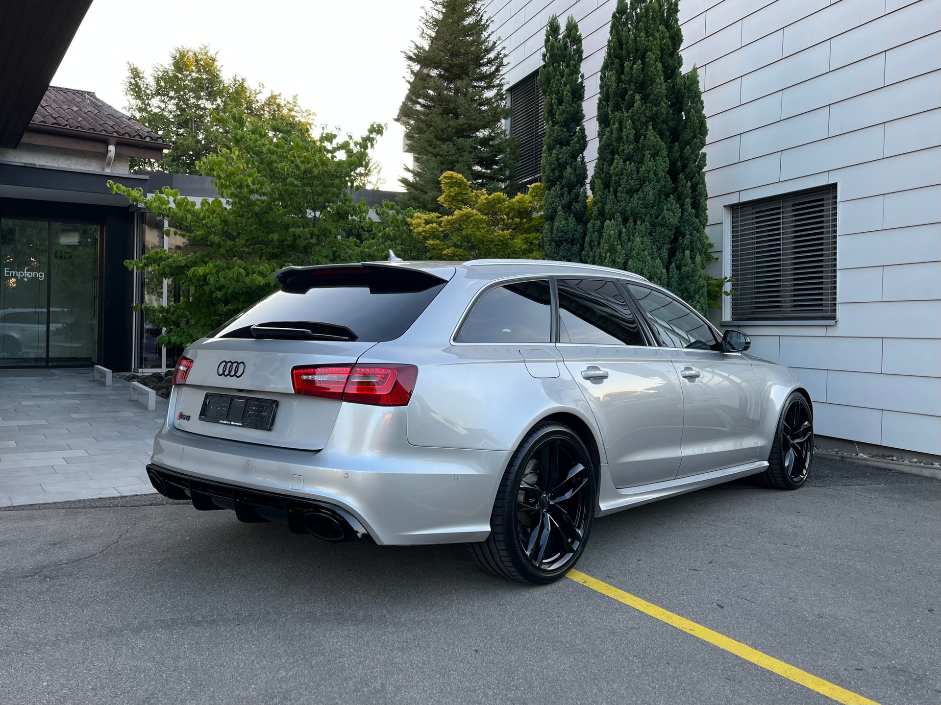AUDI RS6 Avant 4.0 TFSI V8 Quattro Tiptronic *Top-Zustand*neue Bremsen*Servicegepflegt*-image-3