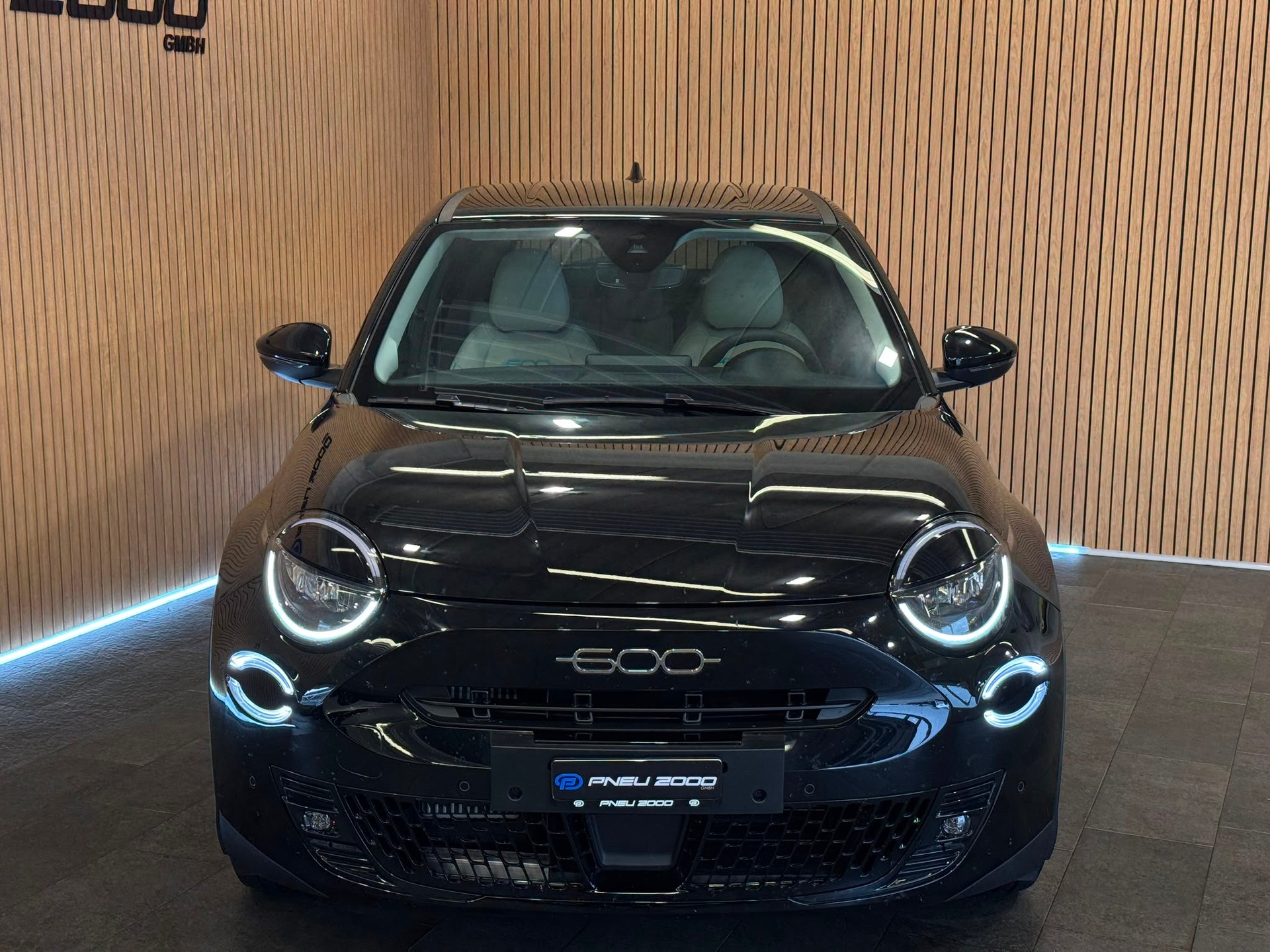 FIAT 600h MildHybrid La Prima-showroom-element-1