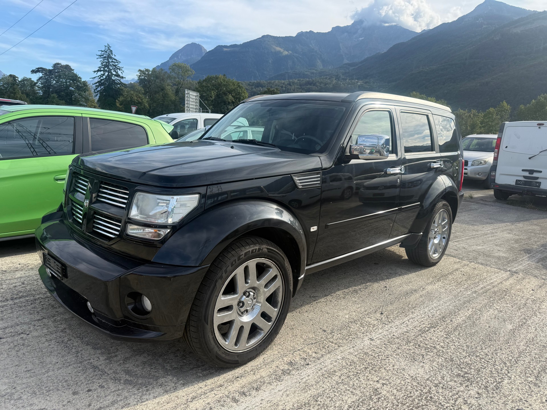 DODGE NITRO-image-2