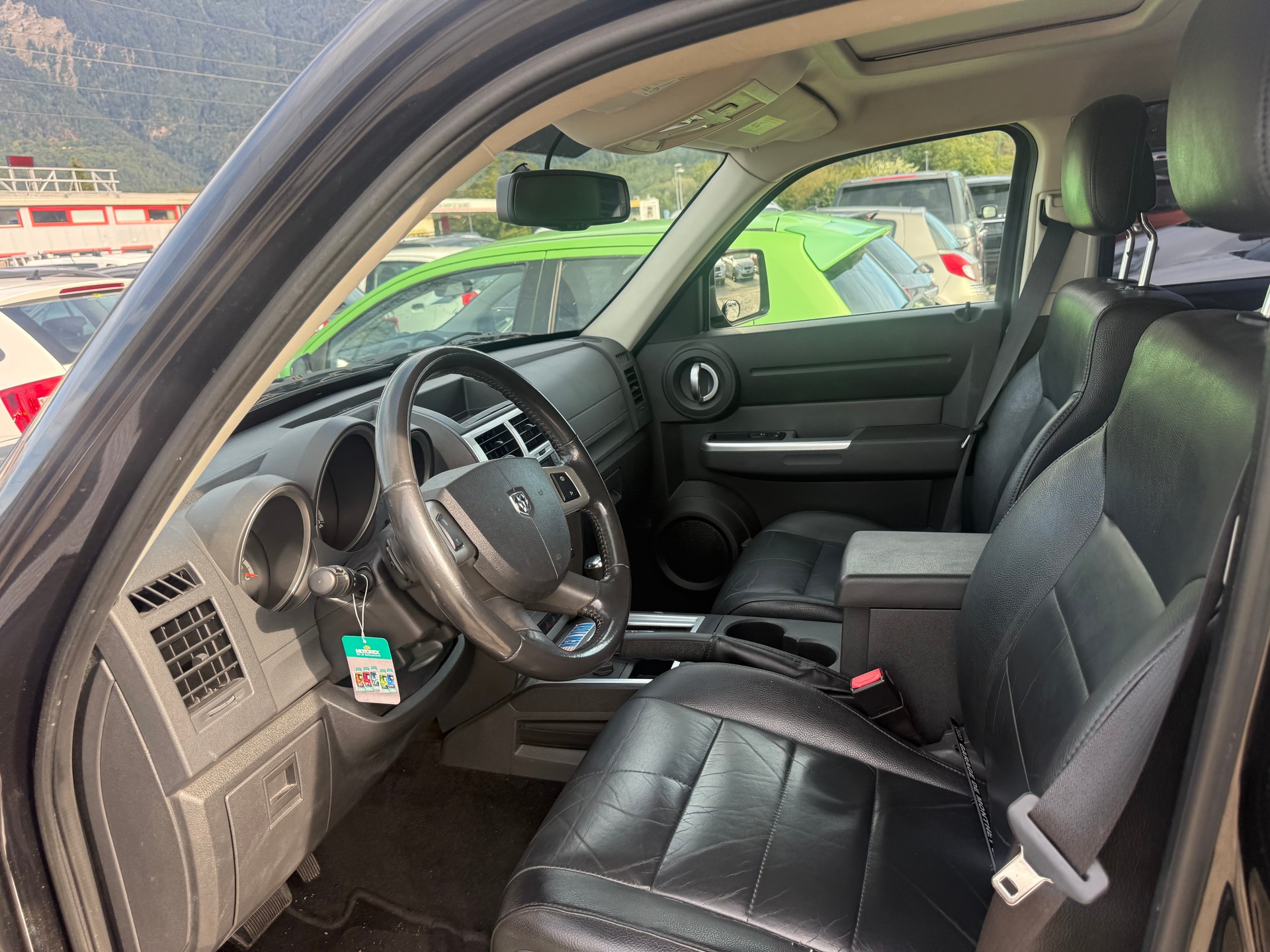 DODGE NITRO-image-8