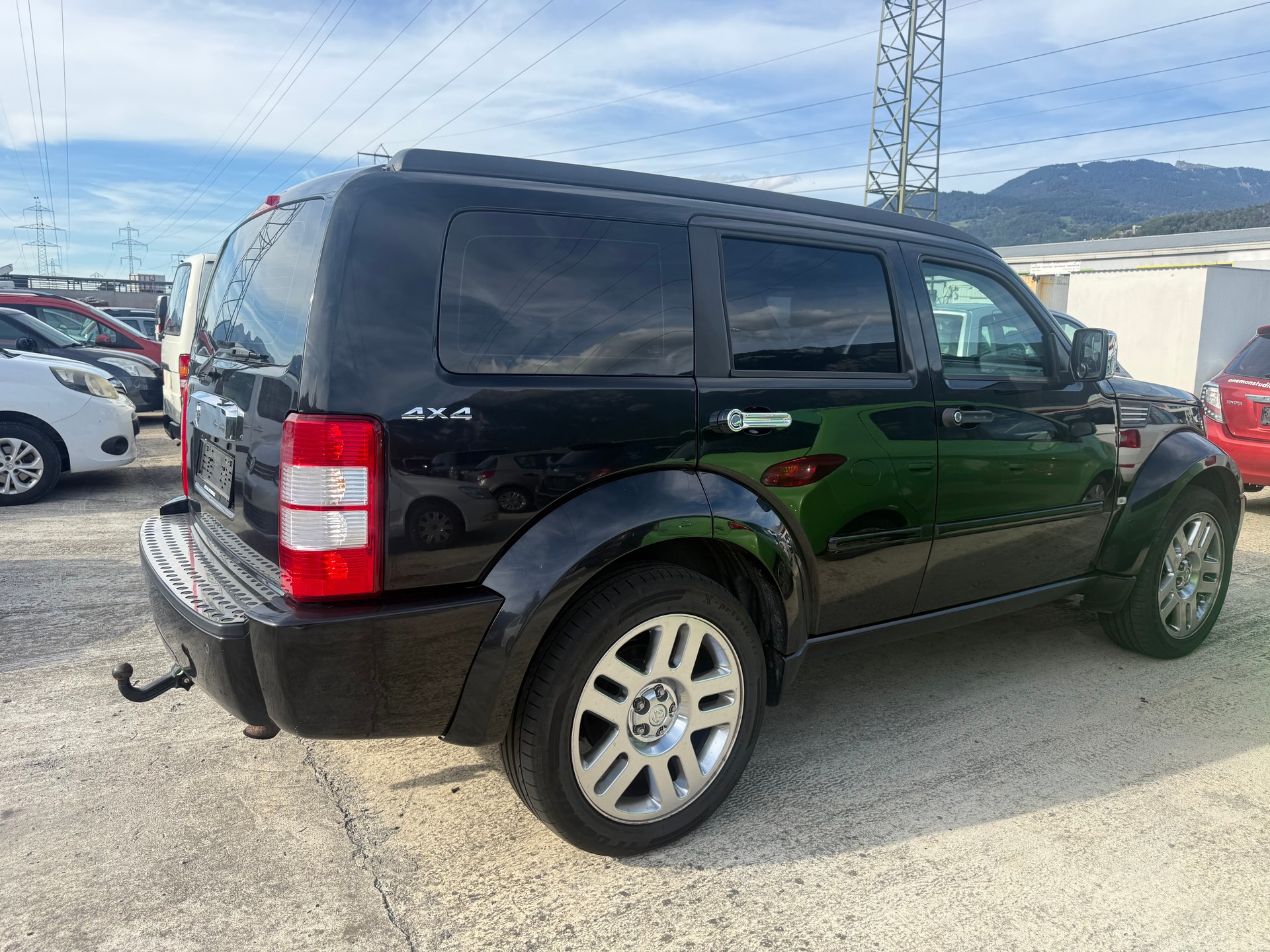 DODGE NITRO-image-3