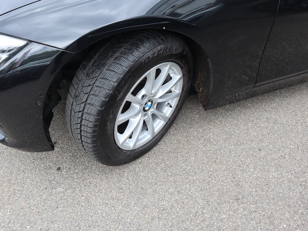 BMW 318d Touring Edition Luxury Line Steptronic ** Voll-Leder Ausstattung ** RF-Kamera 360° ** Frisch Ab MFK & Service **-image-13