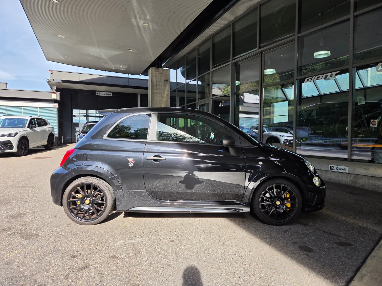 FIAT 595 1.4 16V Turbo Abarth Scorpion Legend-showroom-element-1