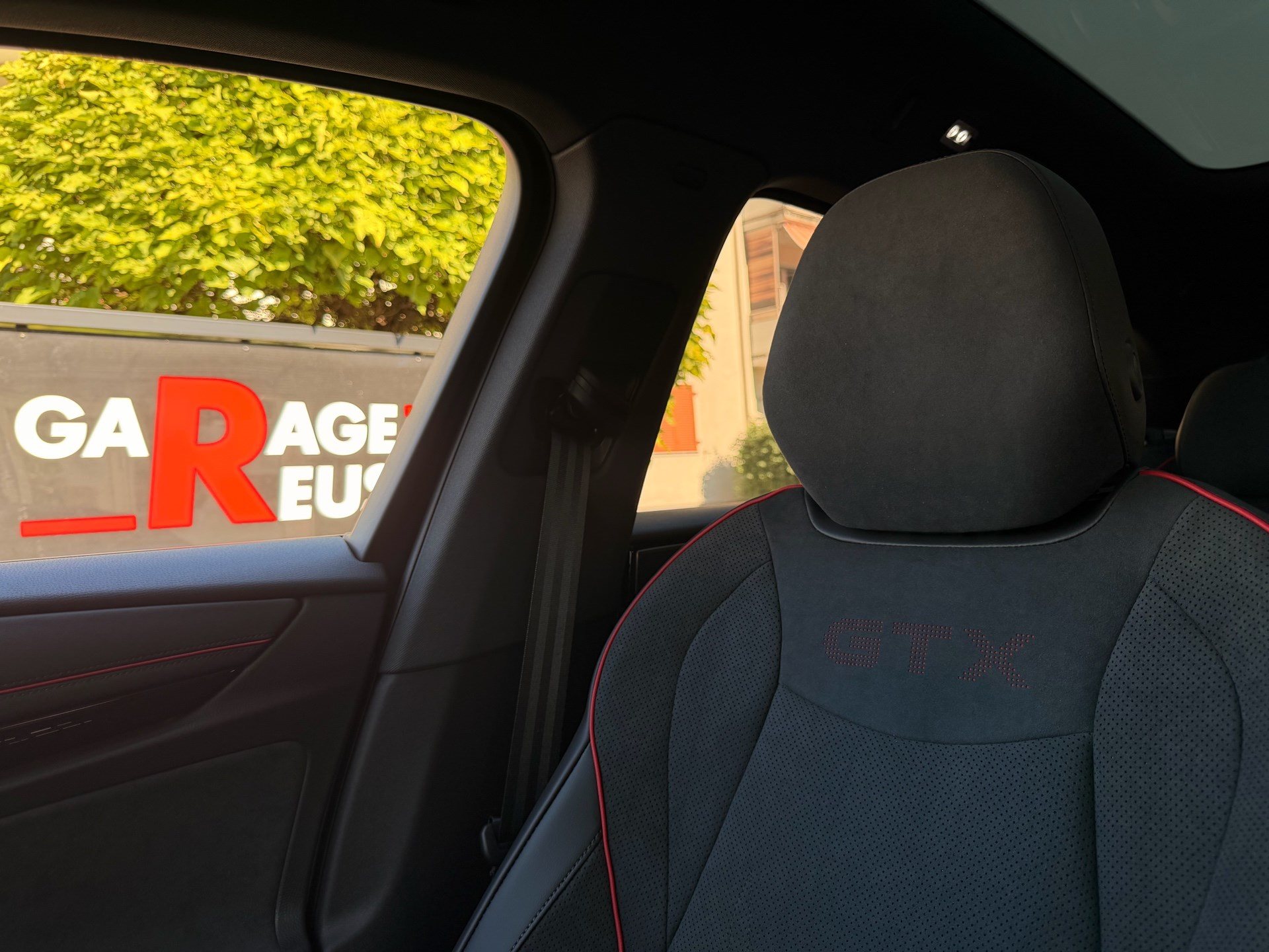 VW ID.7 TOURER GTX 340 PS 4MOTION *** VOLLAUSSTATTUG IN GRENADILSCHWARZ ***-image-26