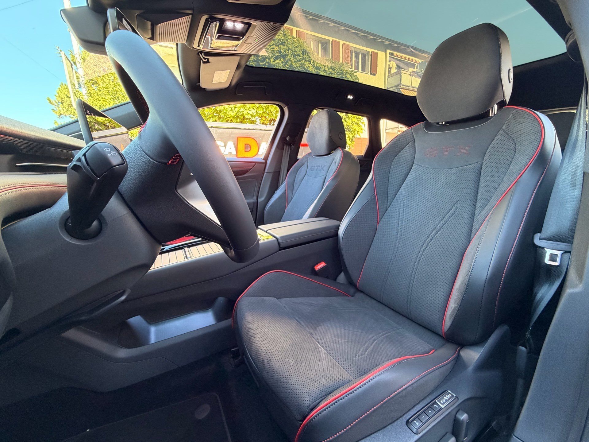 VW ID.7 TOURER GTX 340 PS 4MOTION *** VOLLAUSSTATTUG IN GRENADILSCHWARZ ***-image-7