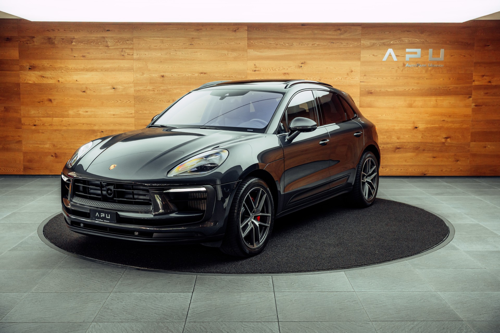 PORSCHE Macan S PDK-showroom-element-3