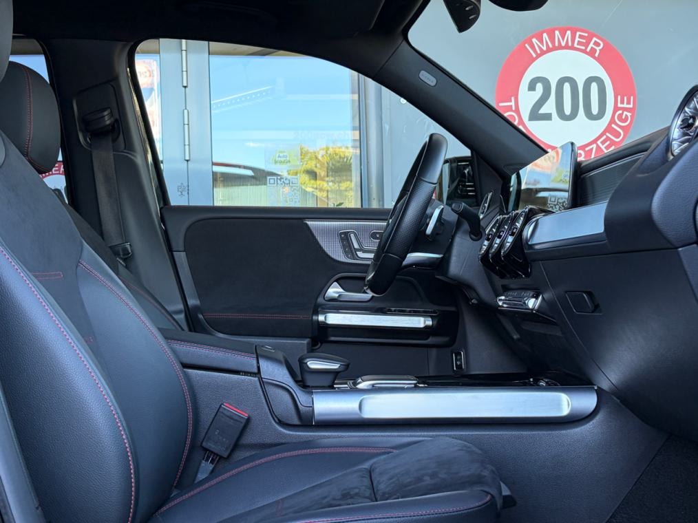 MERCEDES-BENZ EQB 350 AMG Line 4Matic-image-8