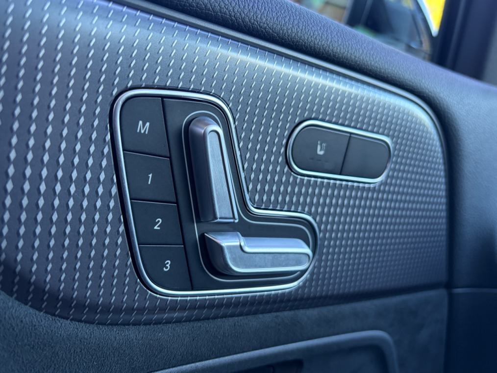 MERCEDES-BENZ EQB 350 AMG Line 4Matic-image-4