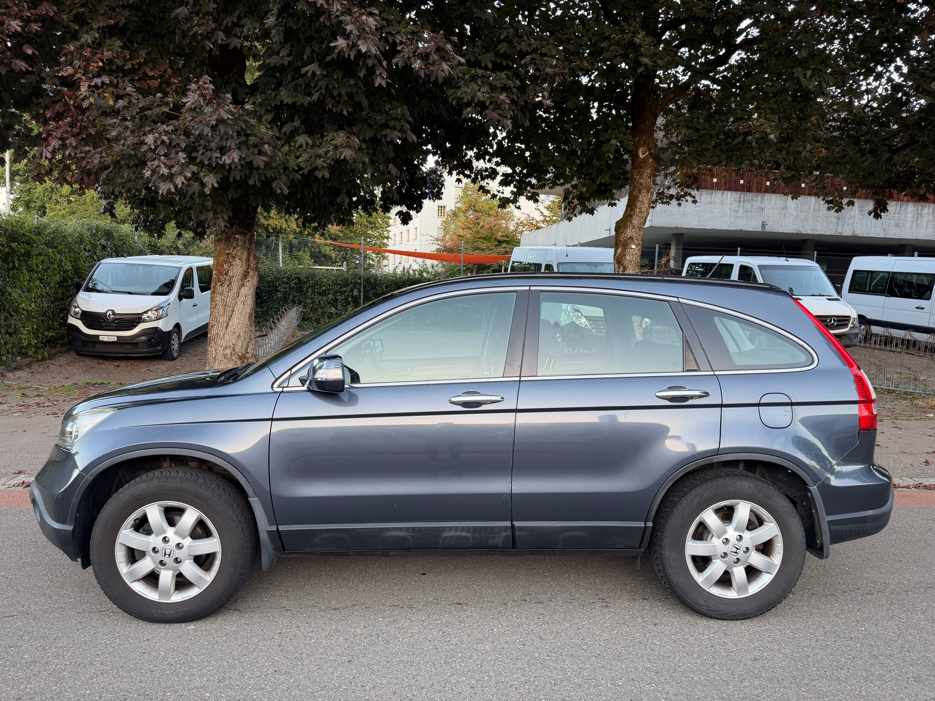 HONDA CR-V 2.0 4WD Elegance-showroom-element-2