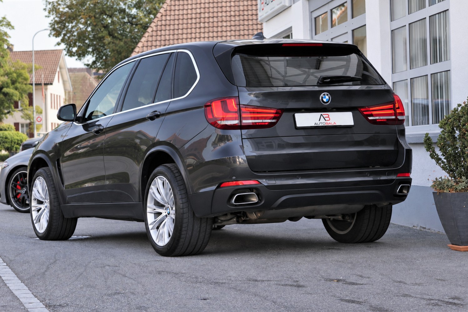 BMW X5 xDrive 40d Steptronic (CH)-showroom-element-2